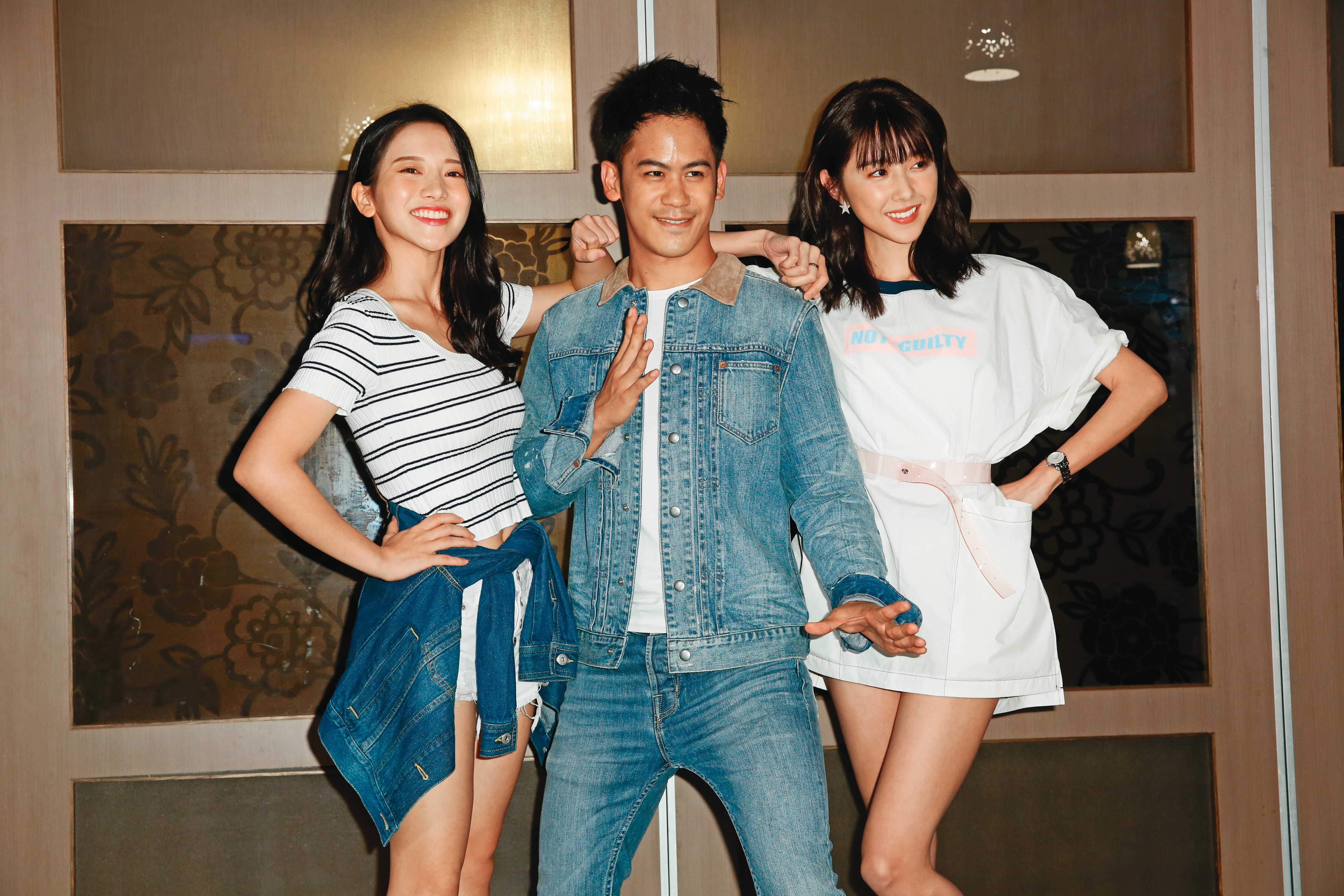李淳(中)與邵雨薇(右)、蔡瑞雪合作,演過戀愛片的男主角,票房不錯,迴響在對岸更熱烈。