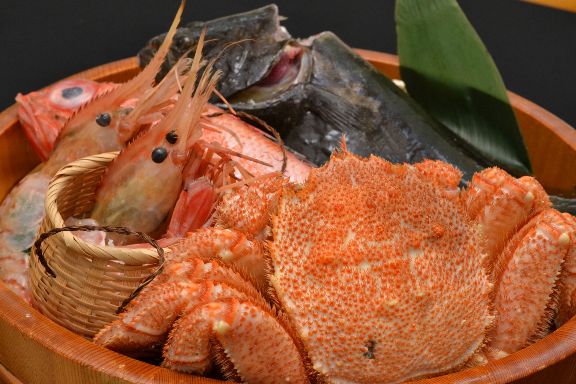 中秋節烤肉準備食材少不了肉品和海鮮，衛福部特別用5張圖教大家挑海產的撇步。（示意圖，photoAC）