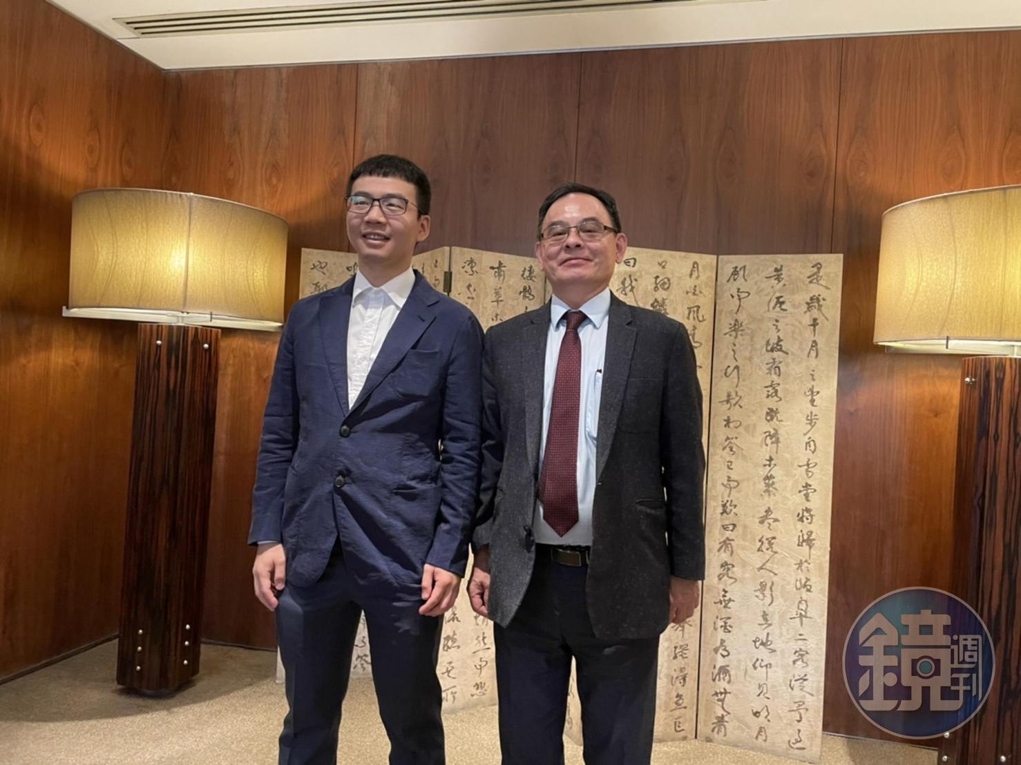 台寶生醫總經理陳宏賓(右)與營運長楊鈞堯(左)異口同聲表示,台寶將成為再生醫療三法通過的主要受惠者之一。