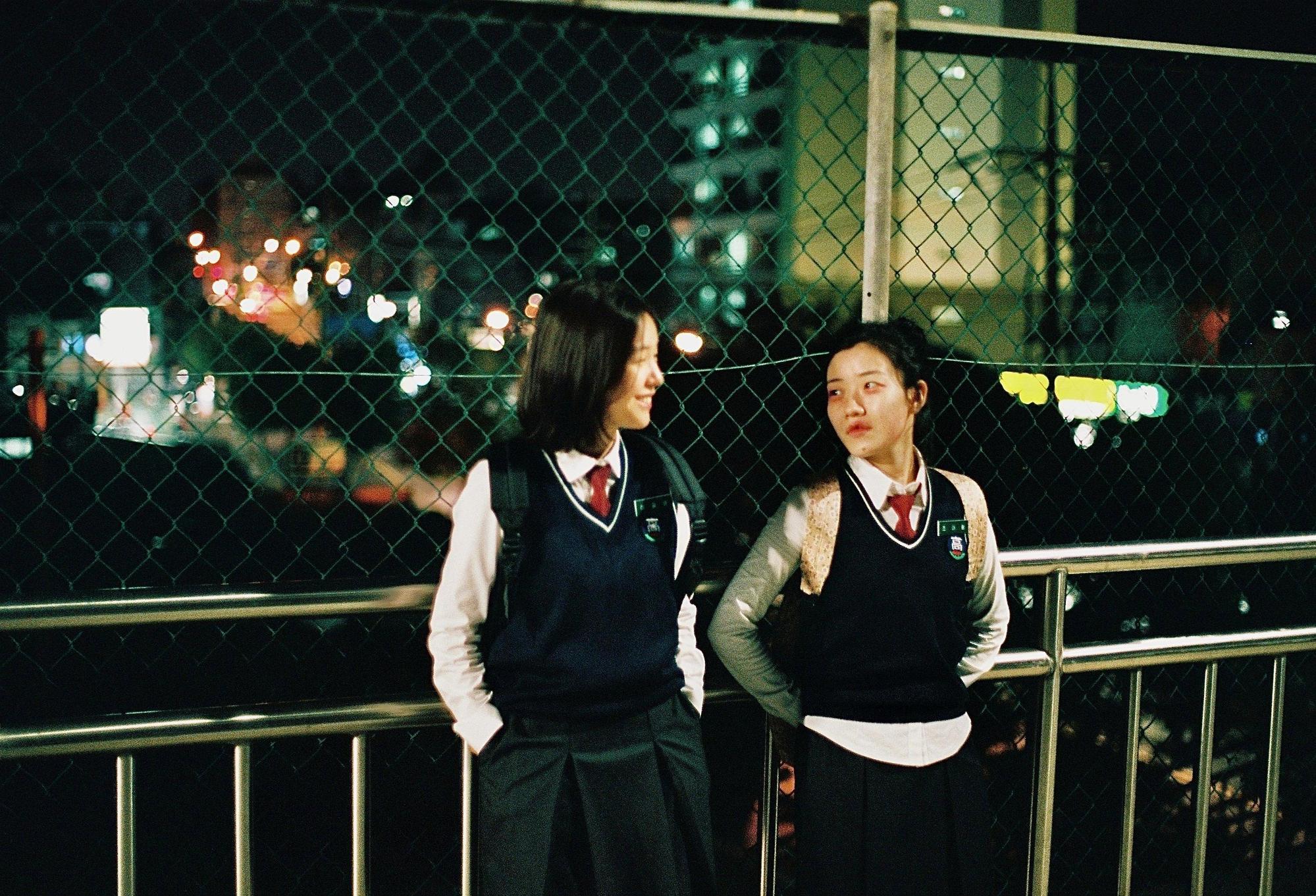 珉雅(左)從偶像轉型演員,以《飄零人生》榮獲多獎項肯定。(高雄電影節提供)
