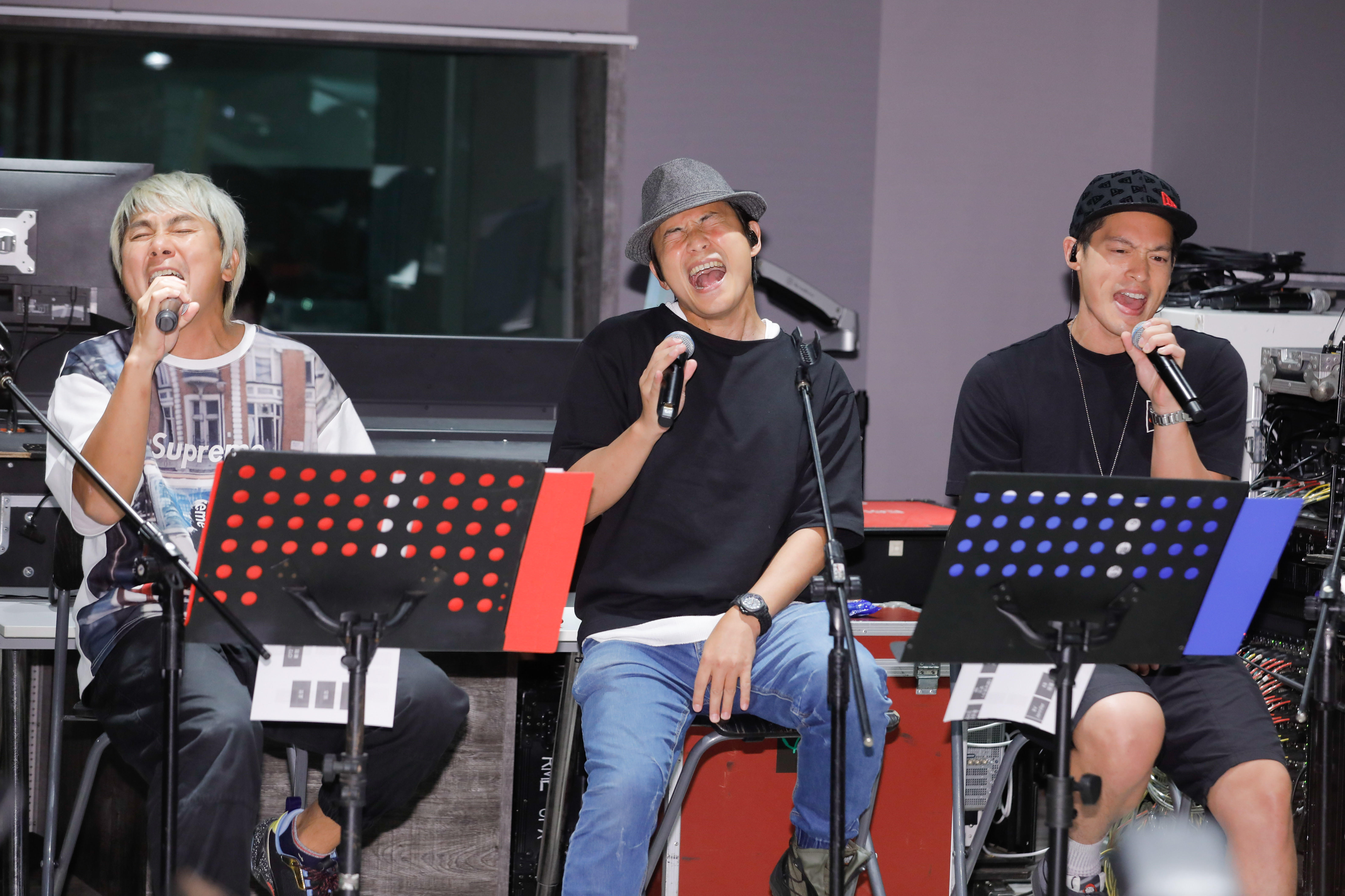 出道20週年的5566為演唱會彩排。