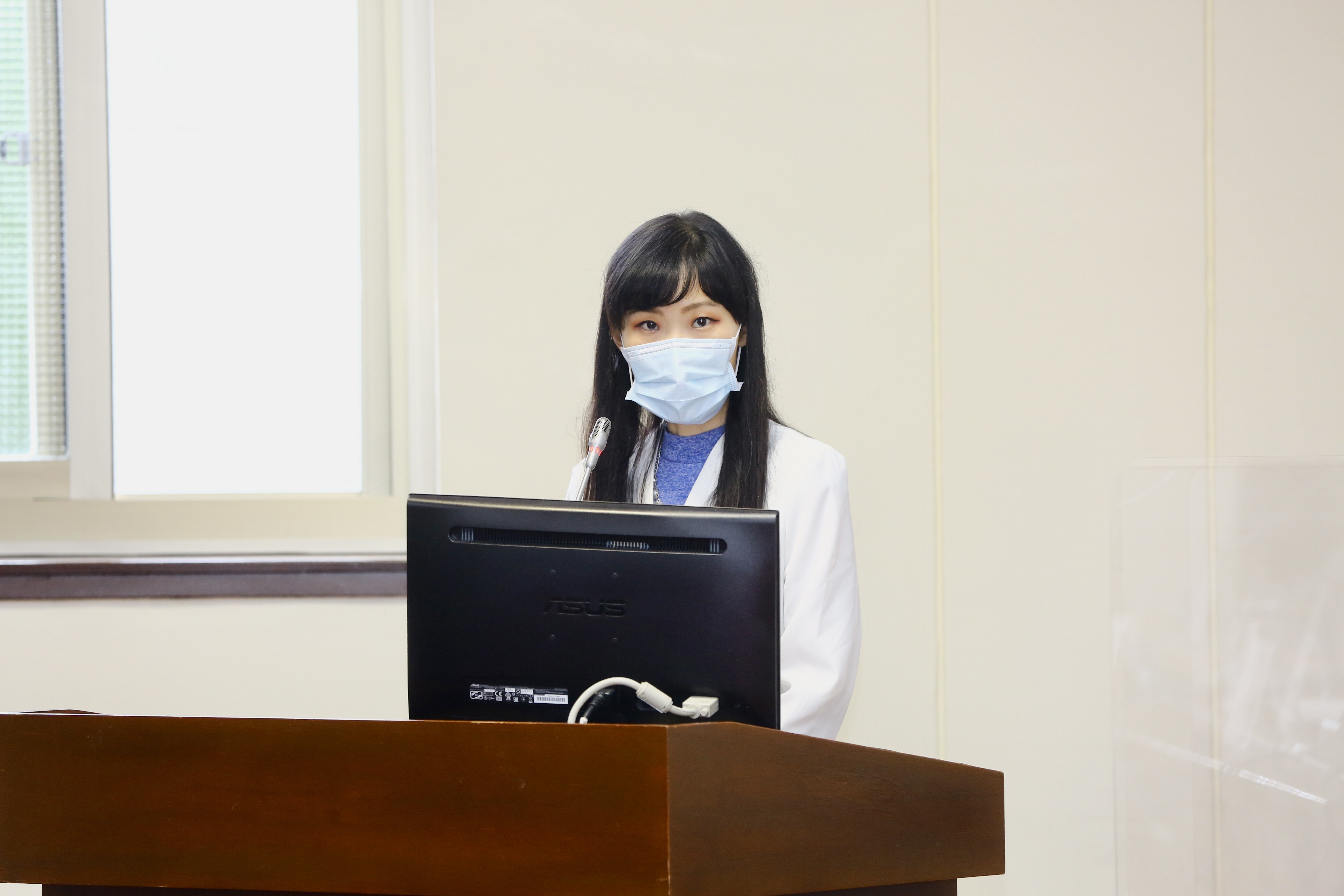 調司法院刑事廳辦事的法官文家倩認為,家暴法對於相關案件延伸的傷害或跟騷都有現行法令規範,未來修法擴大「親密關係伴侶」定義是否要將所有狀況納入準用刑事程序仍有疑慮。