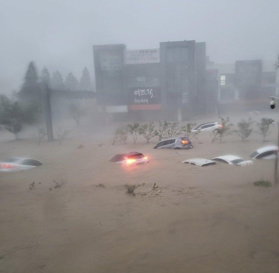 軒嵐諾重創南韓，帶來豐沛雨量。（翻攝自推特）