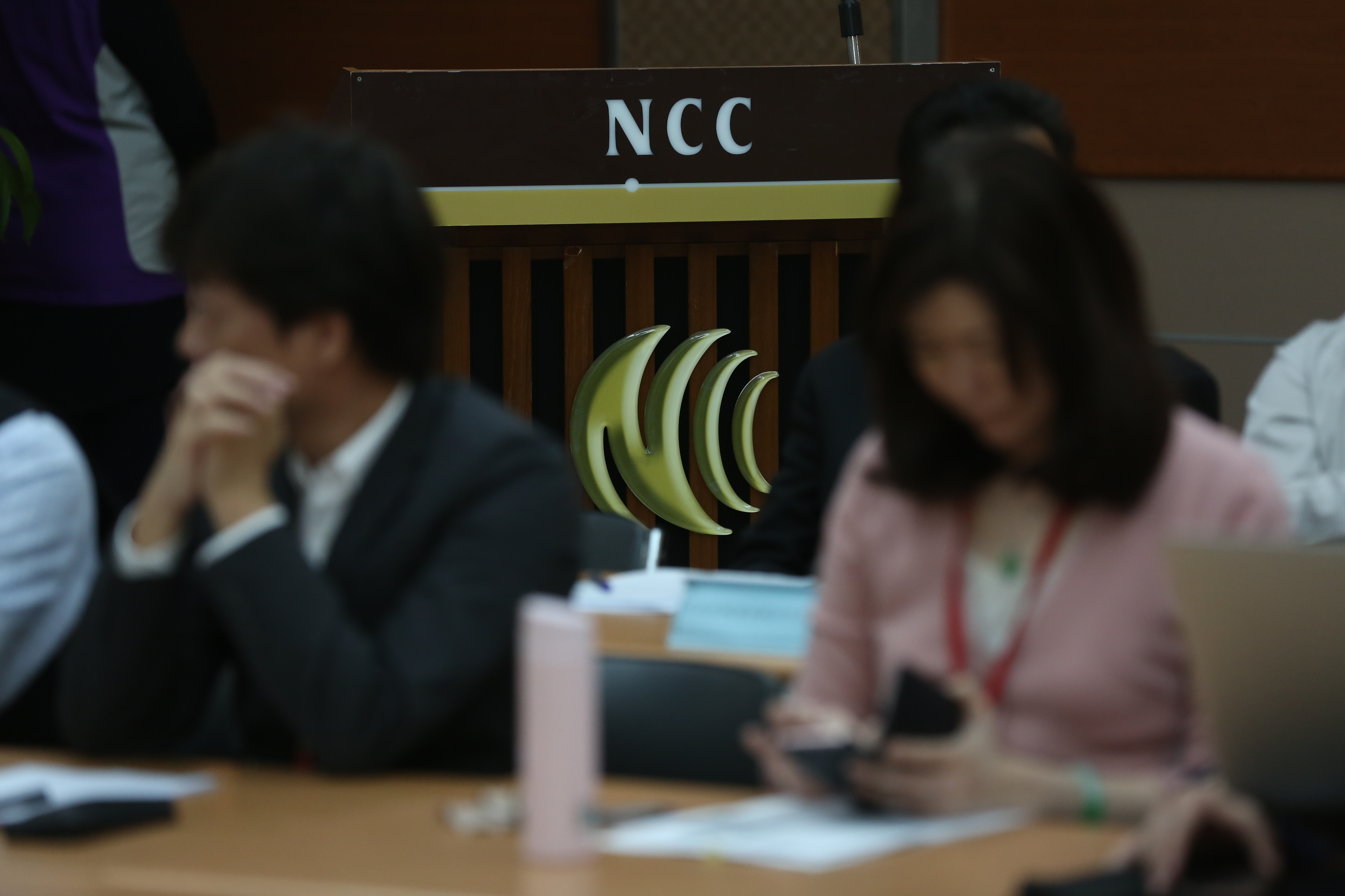 先前引起反彈的《數位中介服務法》遭到NCC退回內部小組。（本刊資料照）
