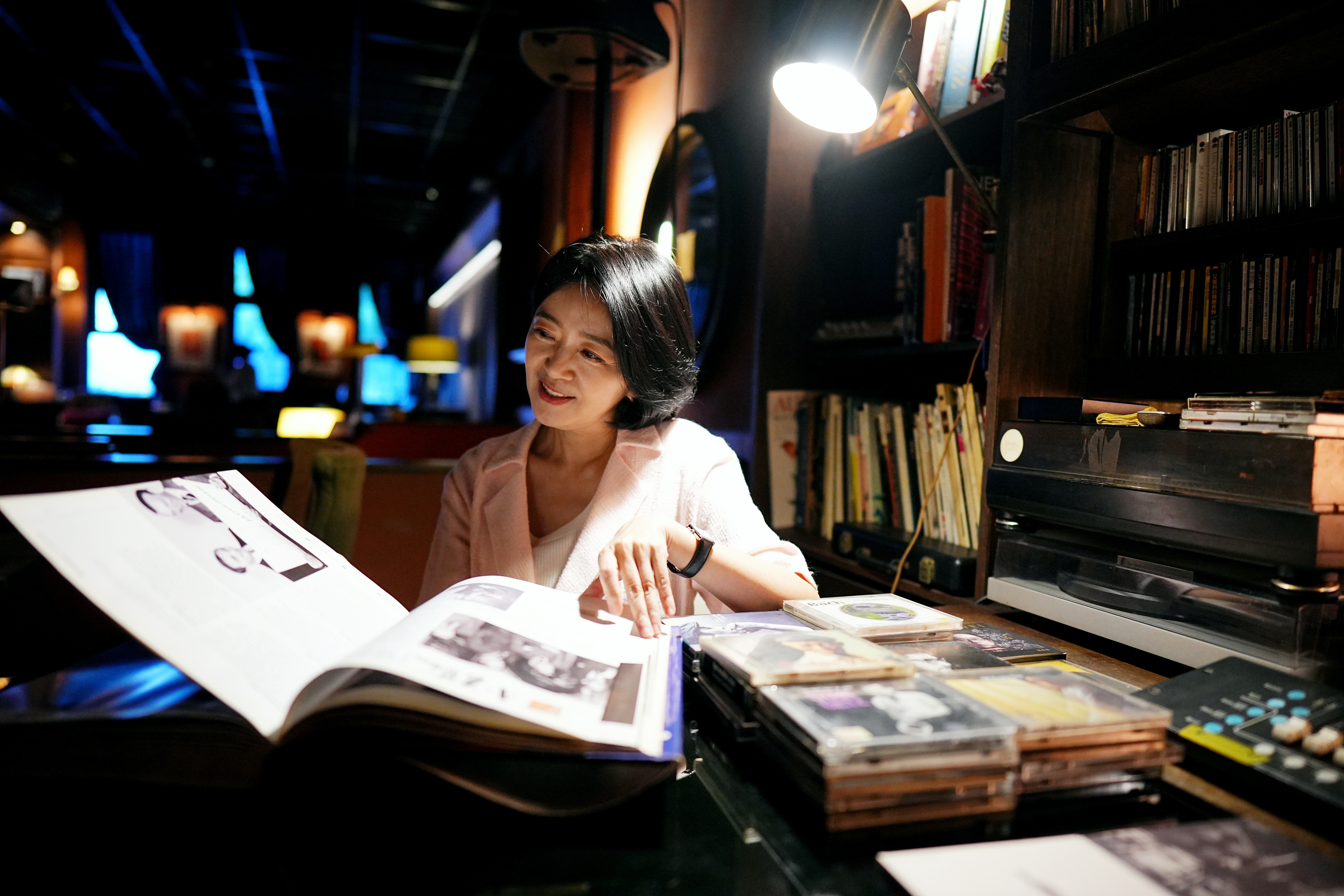 李欣芸與我們約在她喜歡的爵士酒館訪談。