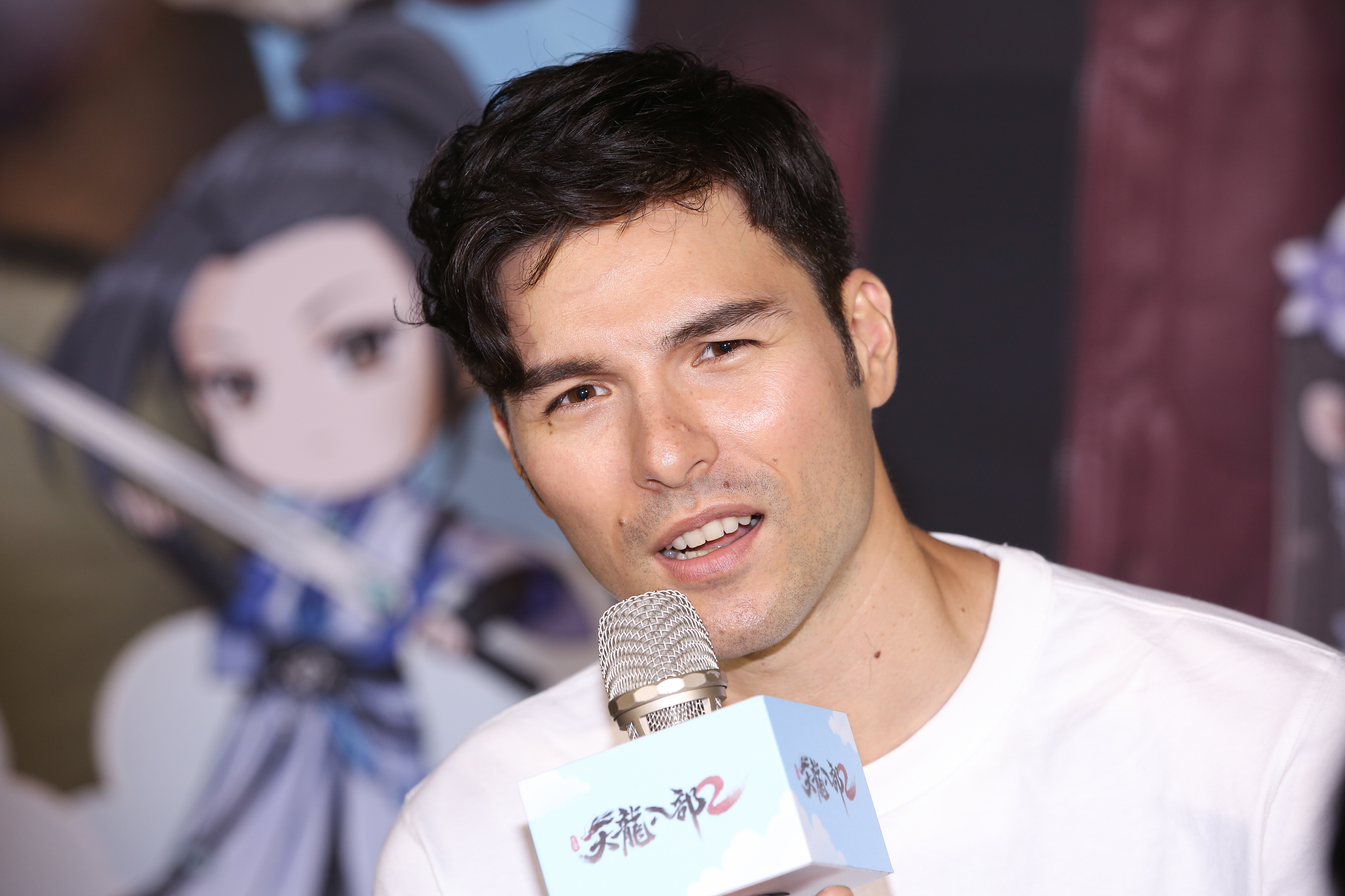 鳳小岳以手遊代言人身分參加公益記者會，呼籲關注遲緩兒童議題。