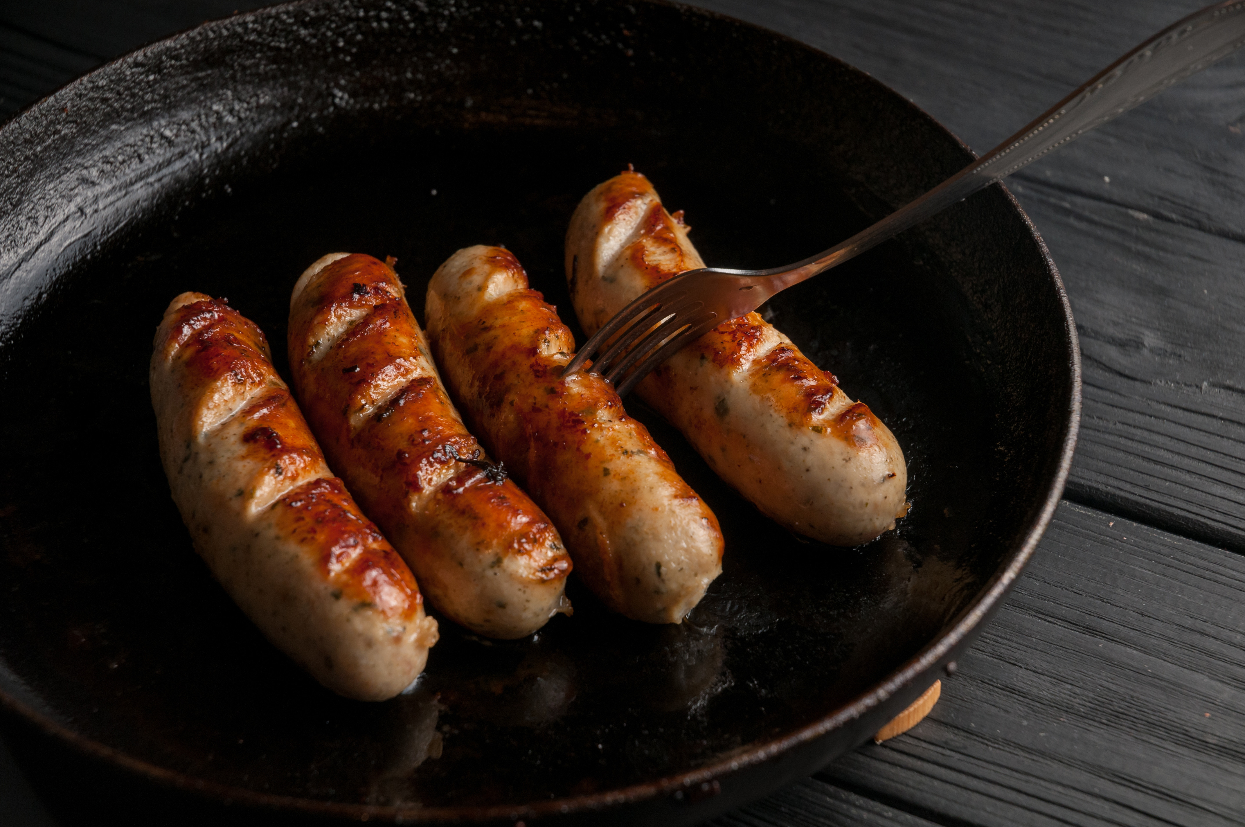 有鑑於牲畜會產生大量溫室氣體，荷蘭城市「哈倫」將禁止肉類製品廣告在公共場所出現。（示意圖，東方IC）