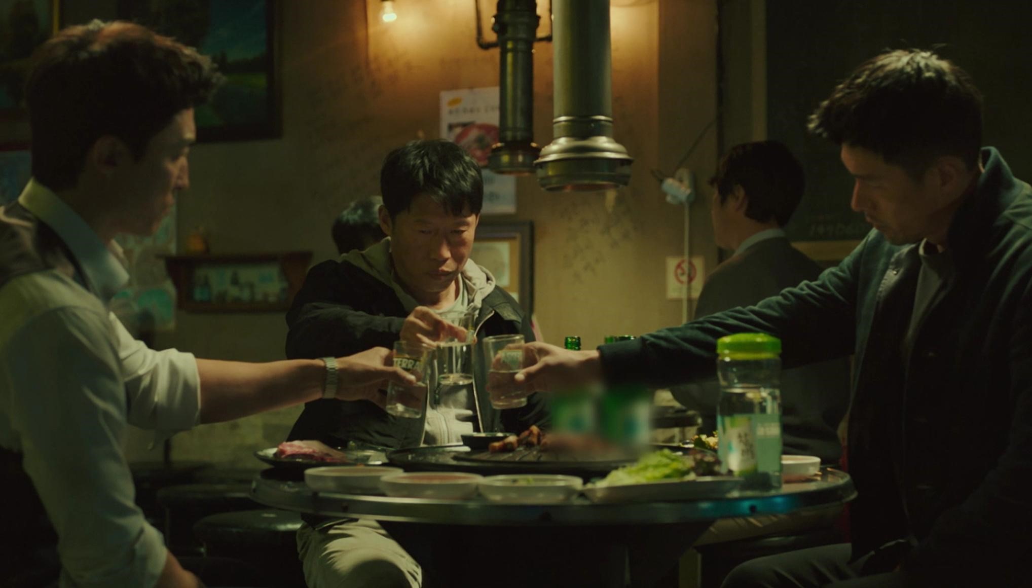 電影《機密同盟2》除玄彬(右起)和柳海真外,丹尼爾海尼飾演美國FBI加入搜查。(車庫娛樂提供)