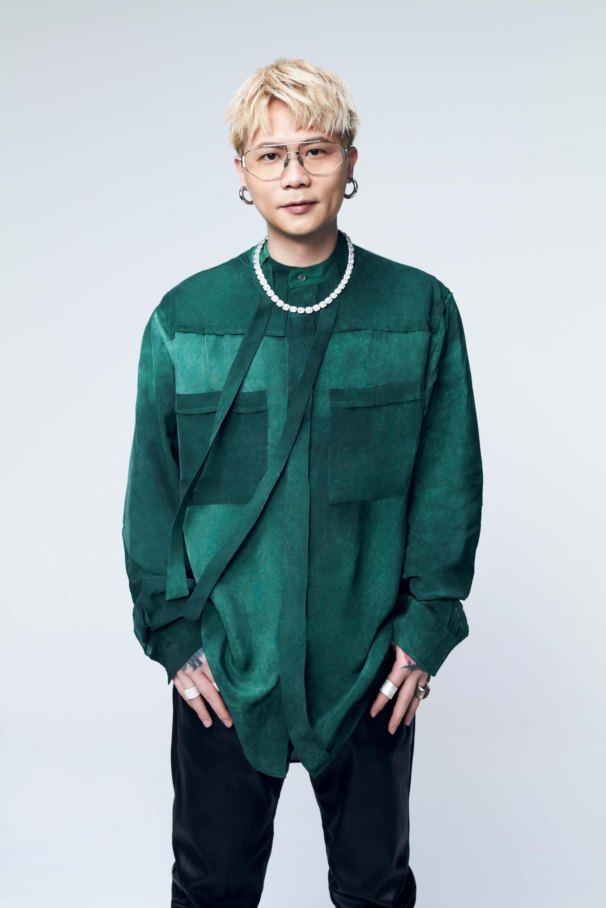狂人限定溫柔 ！蕭秉治推出浪漫獻禮全新單曲〈我不小心愛上了我的歌迷〉。（相信音樂）