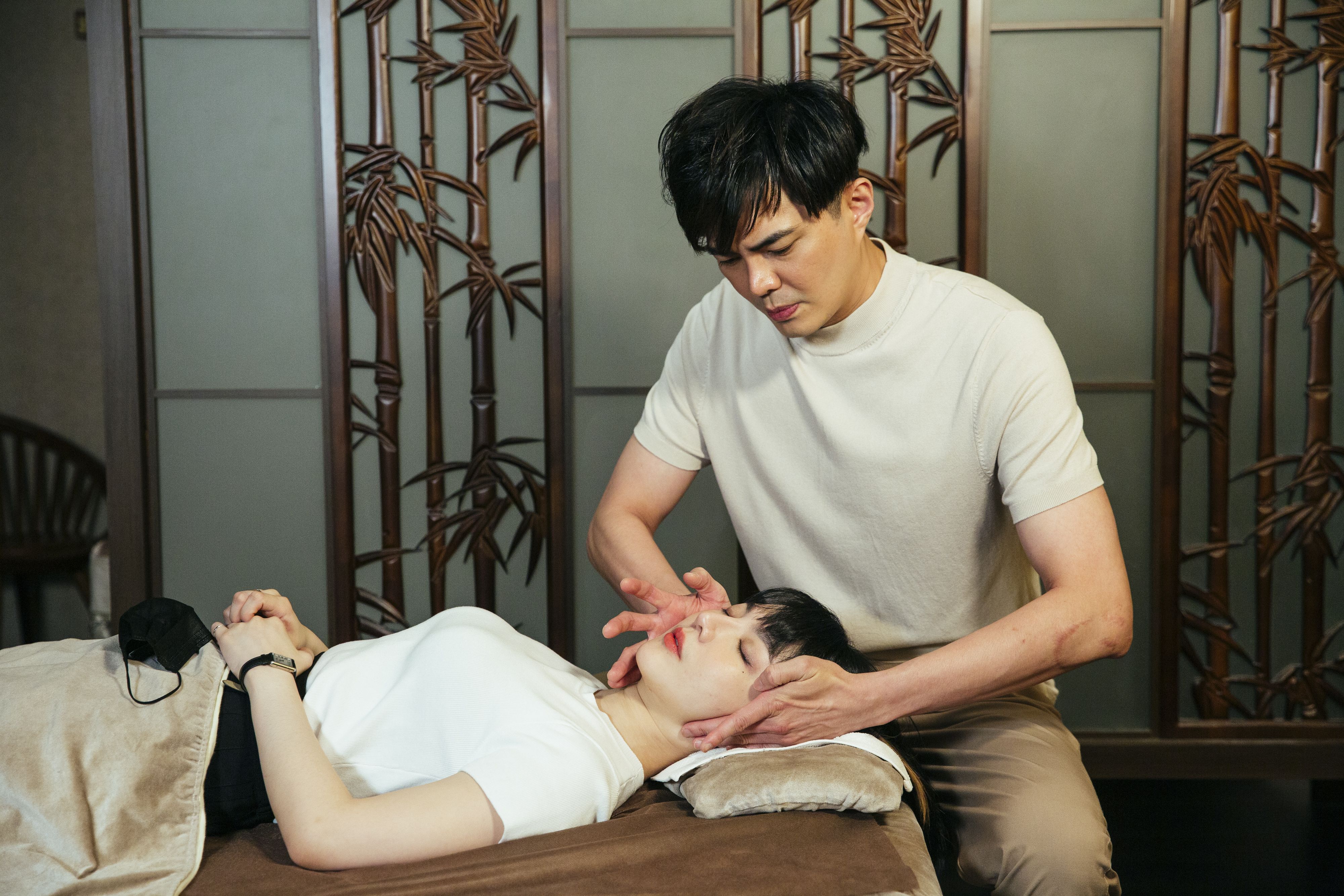 郭唐佑顏面整骨在演藝圈頗受歡迎。
