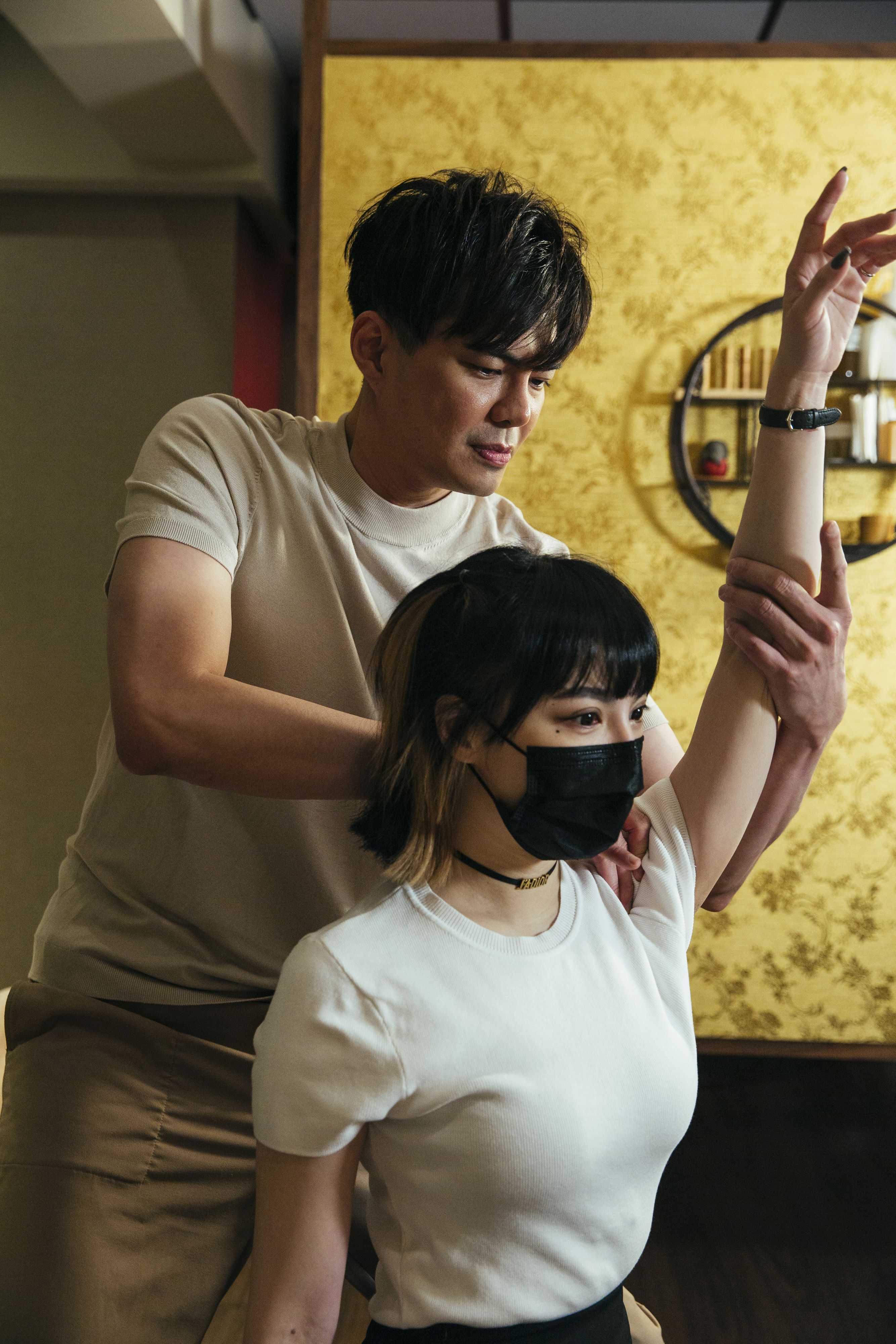 郭唐佑靠整復度過演藝圈低潮。