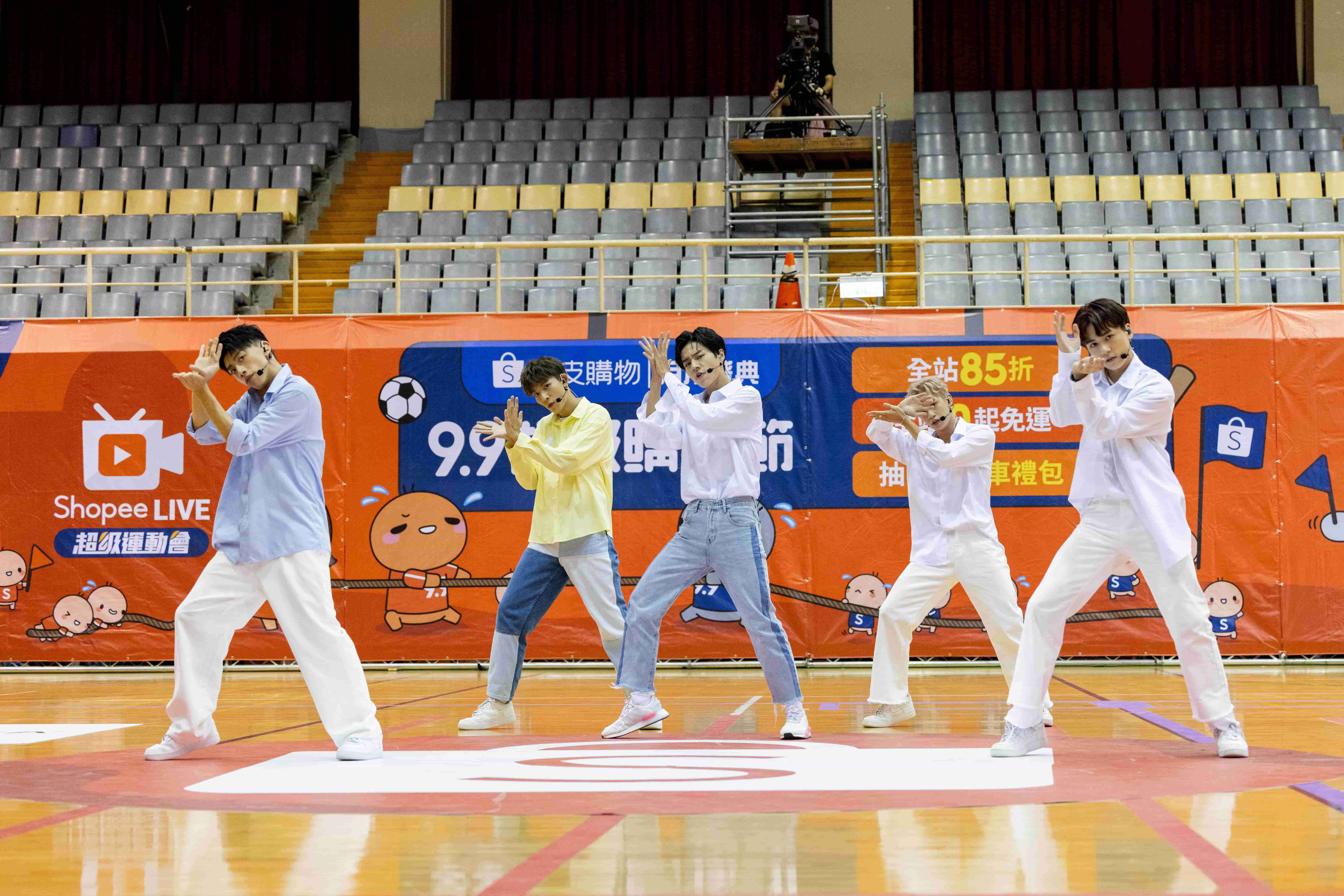 原子少年「地球」現身蝦皮「9.9超級運動會」擔任表演嘉賓。（蝦皮購物）