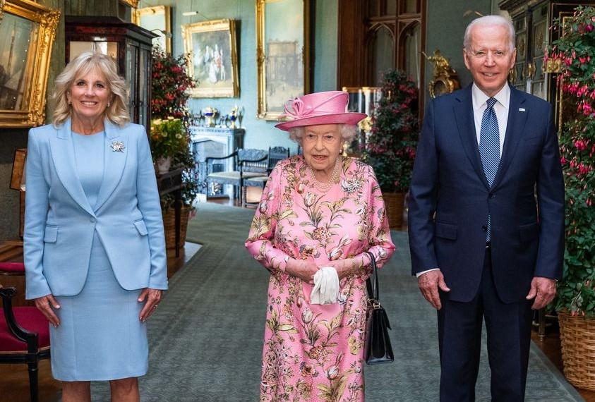 英國女王伊麗莎白二世辭世，美國總統拜登證實會親赴葬禮致哀。（翻攝自拜登臉書）