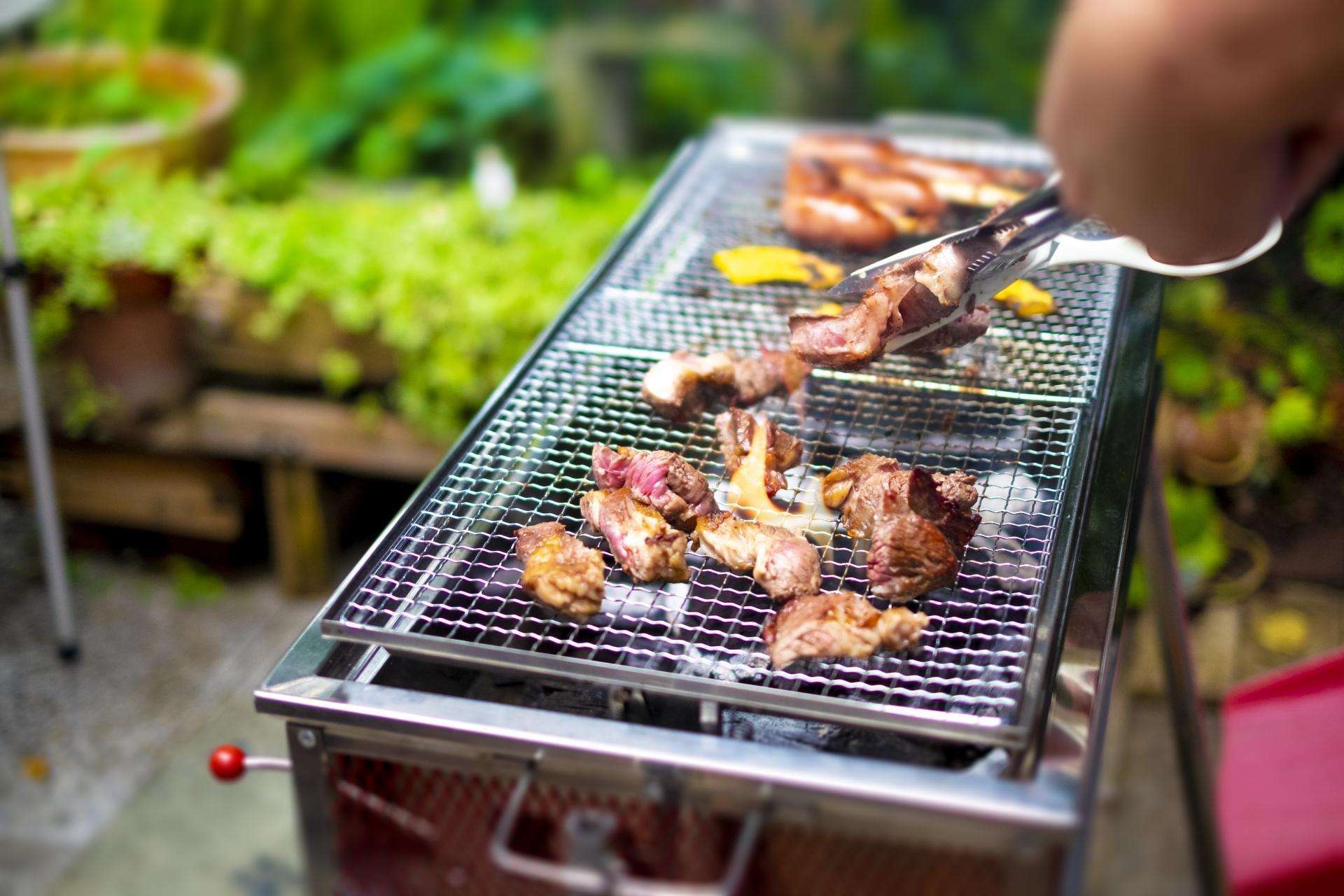 台灣人過中秋節喜歡吃烤肉,若事先沒分配好要準備的食材,就會發生尷尬的情況。(示意圖,phototAC)