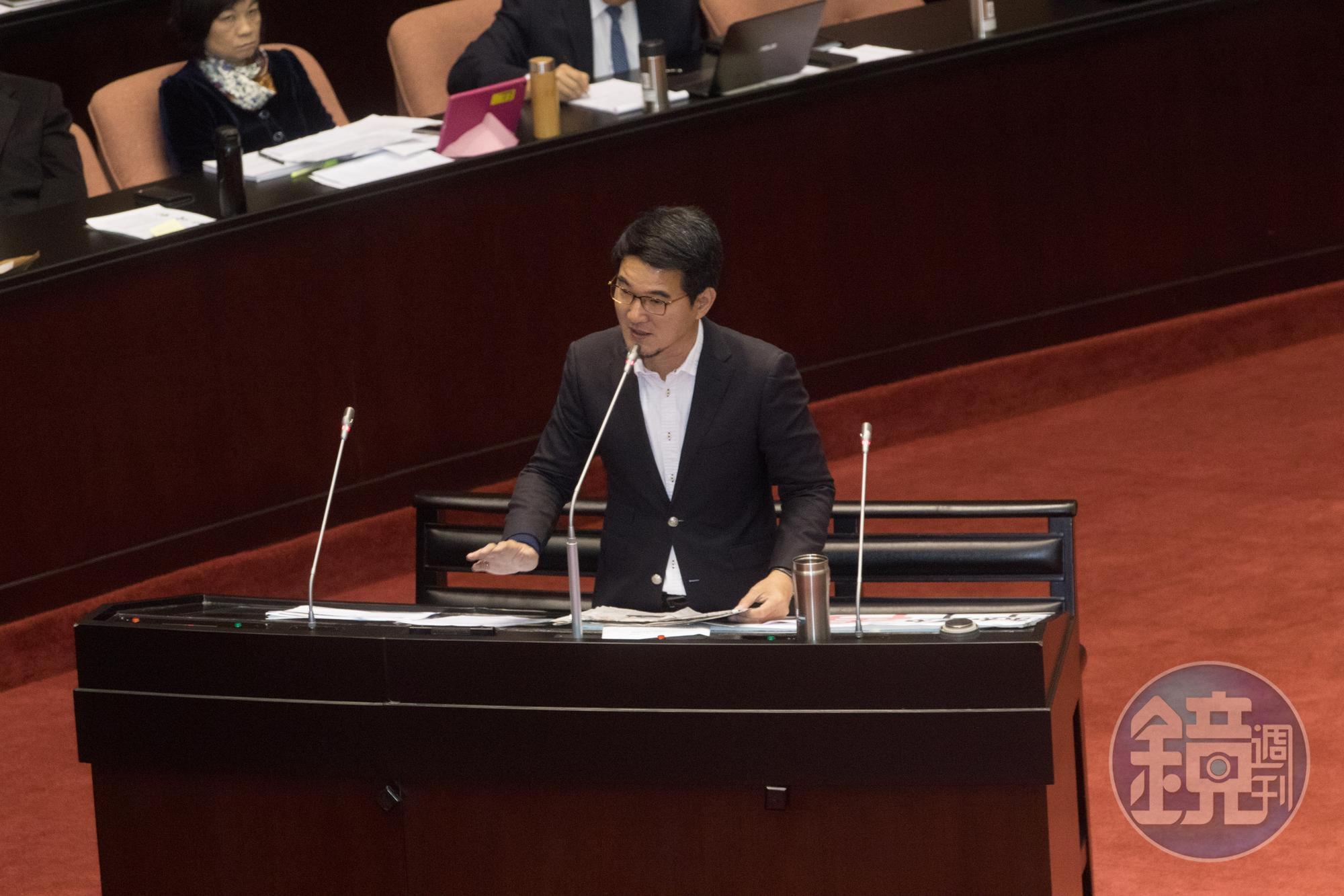10年立委，劉建國為鄉親爭取不少重大建設，參與修法問政成績耀眼。