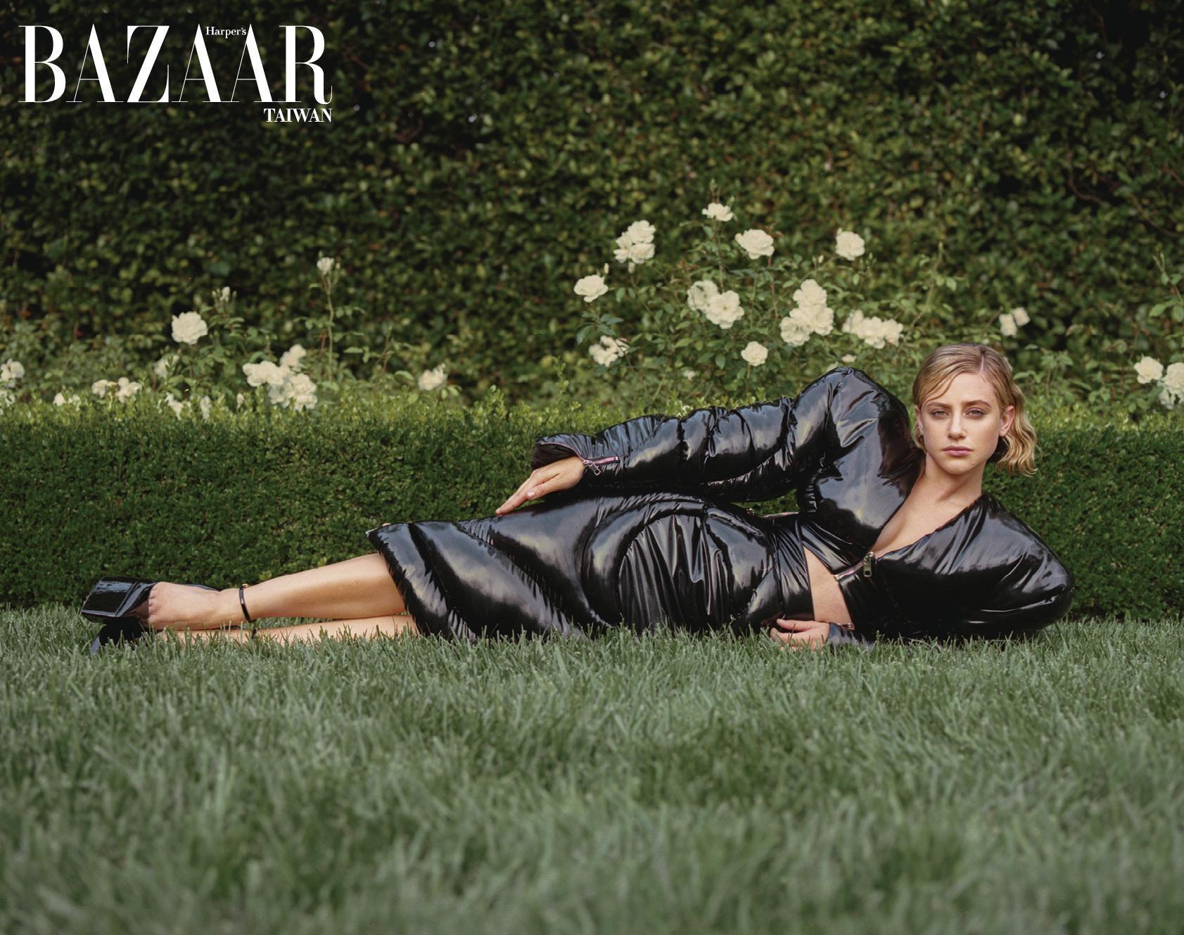 做為Z世代的榜樣,莉莉勇敢公開心理疾病並坦承性向。(《Harper’s BAZAAR》國際中文版提供)
