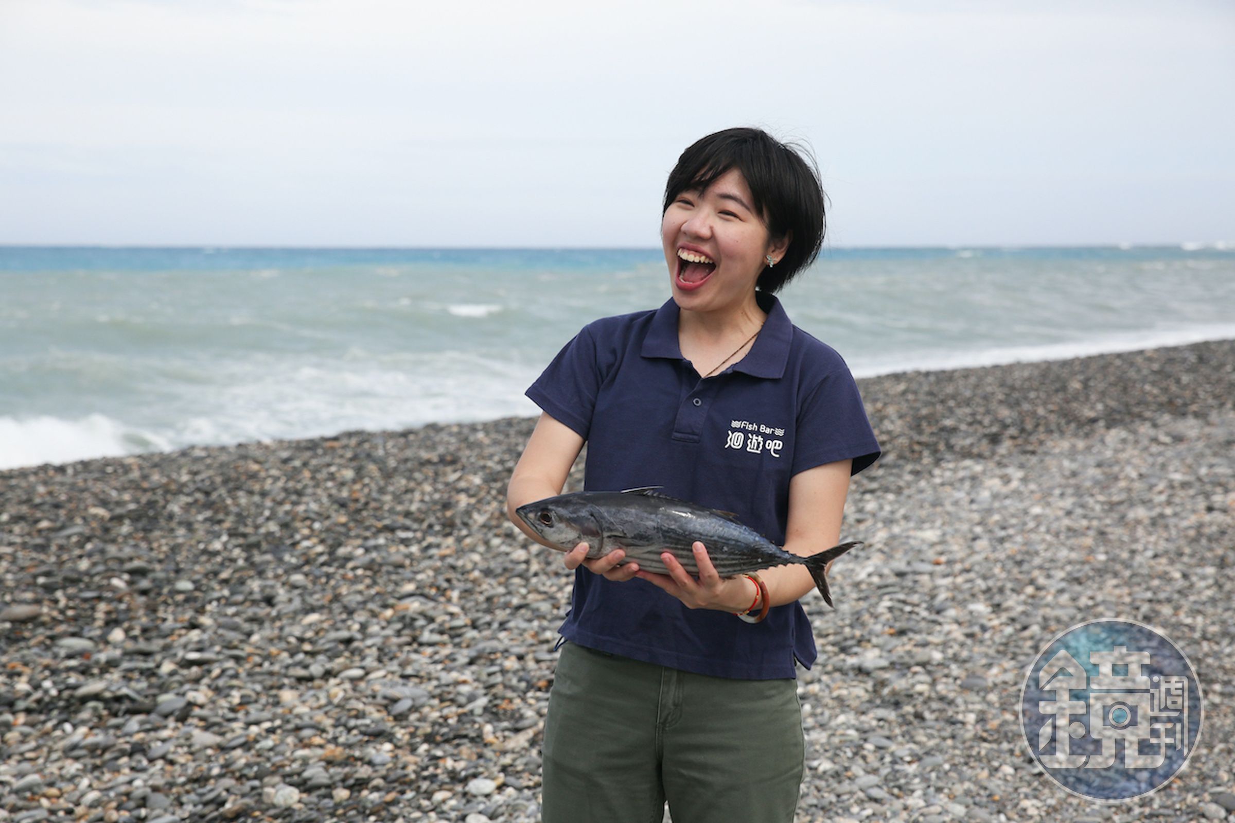 「洄遊吧」創辦人暨執行長黃紋綺是海洋科系高材生，她回到花蓮外公外婆家創立「洄遊吧」，立志要從這座小小的海洋基地出發，讓台灣從海鮮文化轉型到海洋文化。