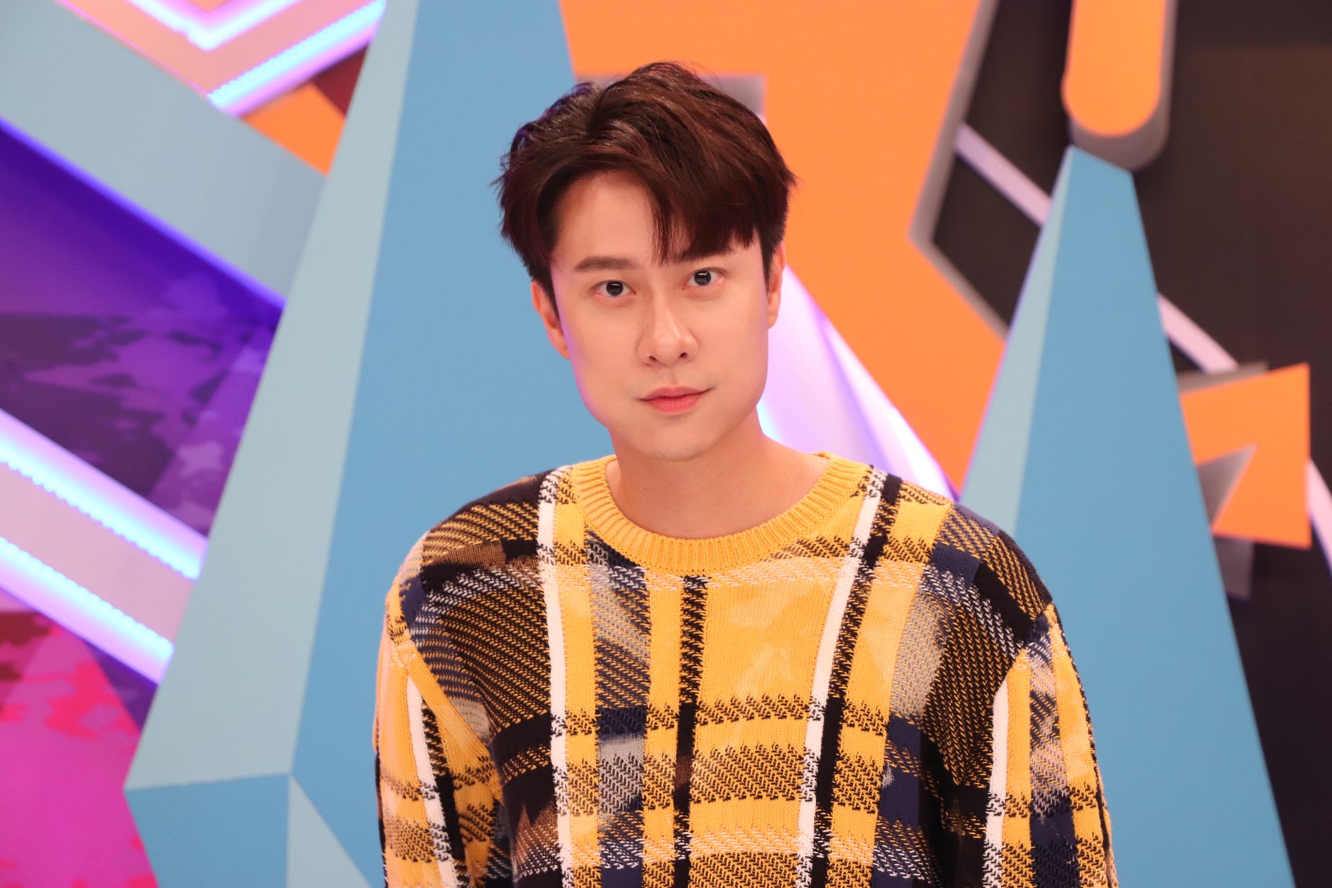 劉書宏在節目中提及拍攝過程，曾因一場爆破戲差點「毀容」。（中天電視提供）