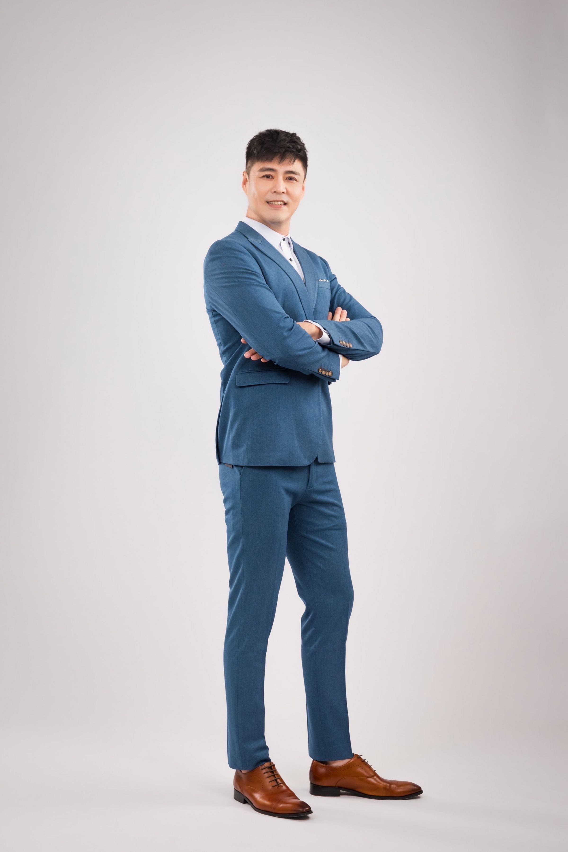 劉至翰簽約鳳凰藝能新東家，希望能重新在演藝圈出發。（劉至翰提供）