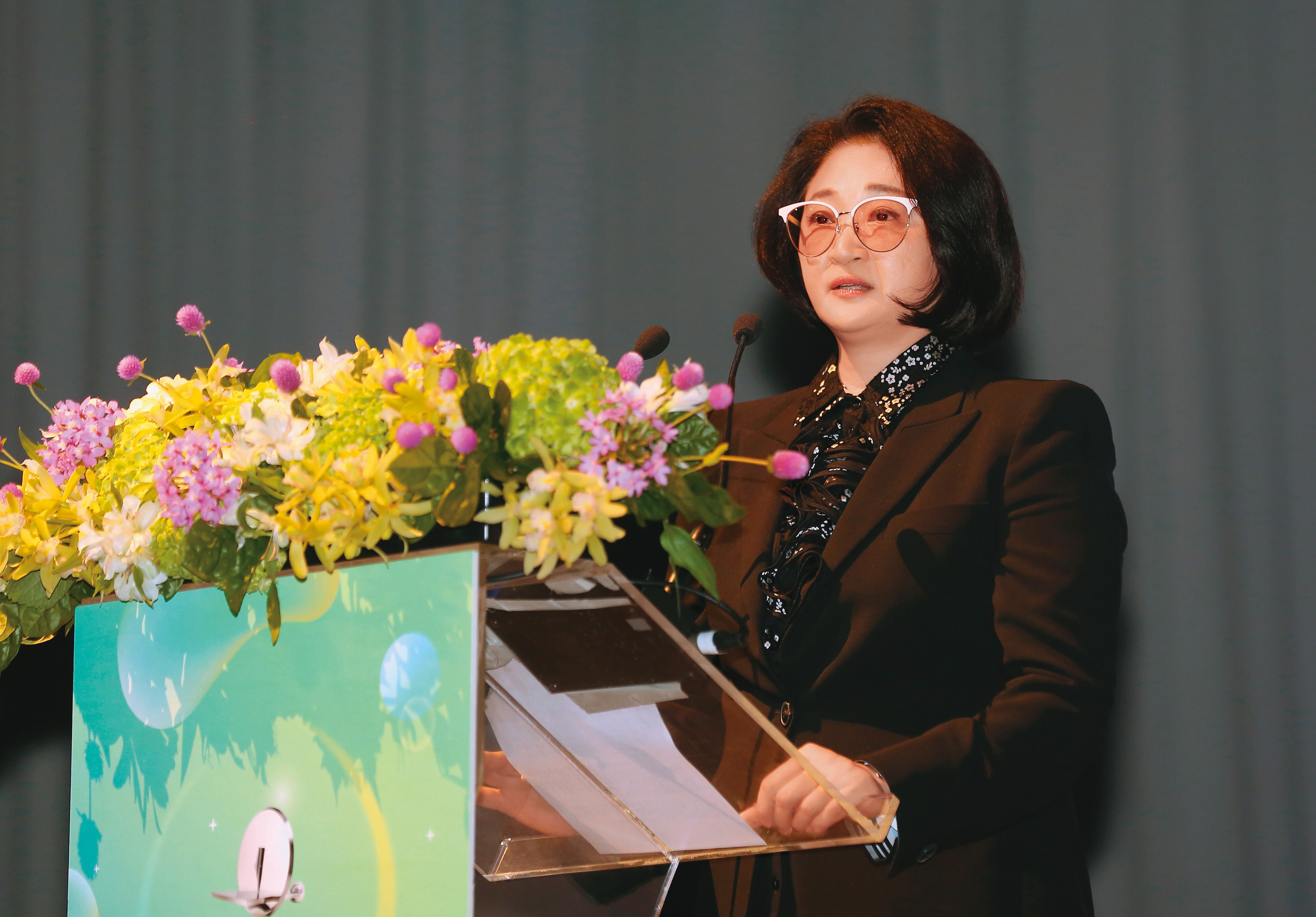 裕隆集團掌門人嚴陳莉蓮眼見防疫保單災情慘重，增資新安東京一次到位。