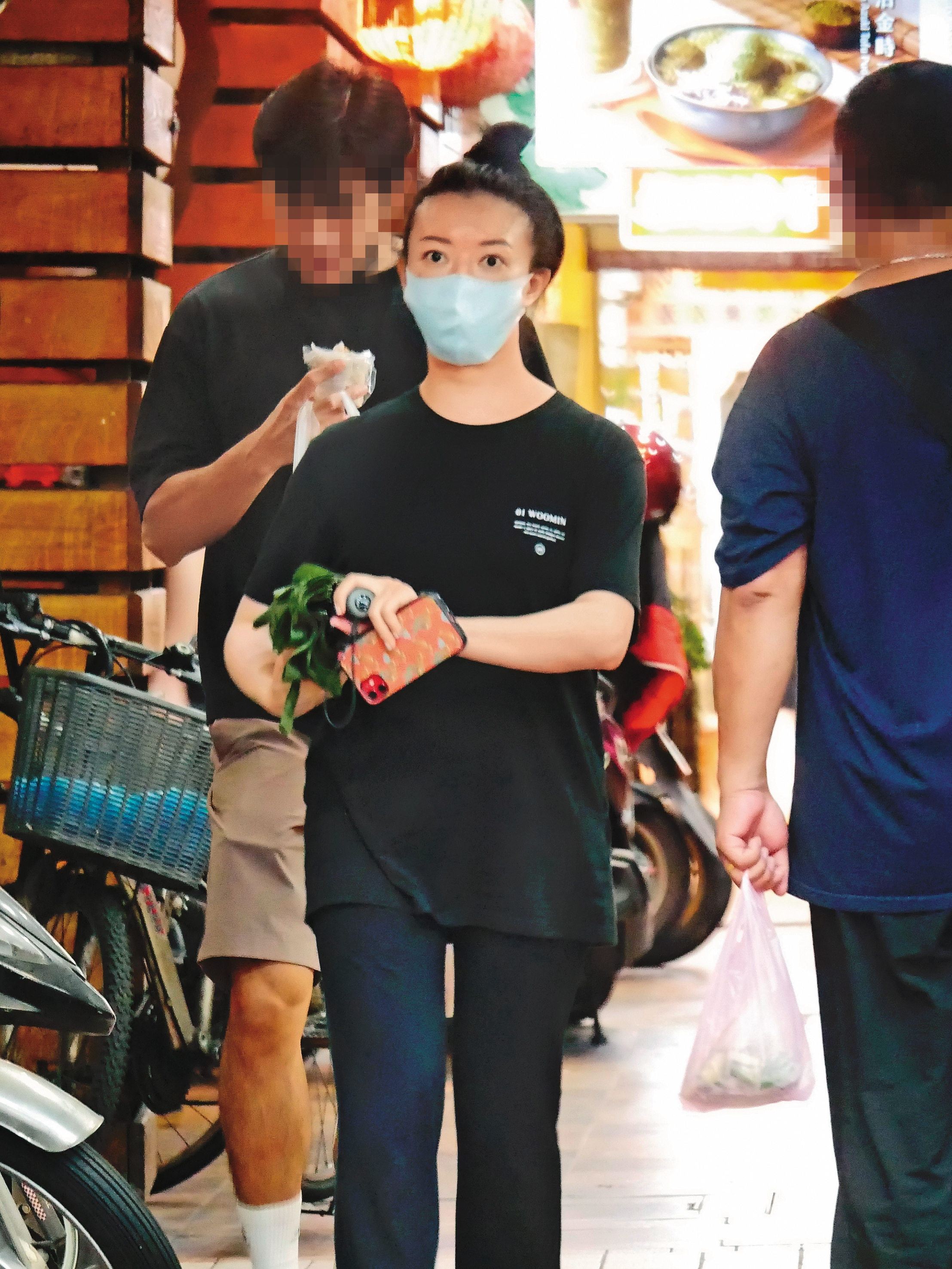 李杏沒有了温昇豪，其實也是過著排戲生活，她上一個檯面上的男友是侯彥西，情斷後也做不成朋友。