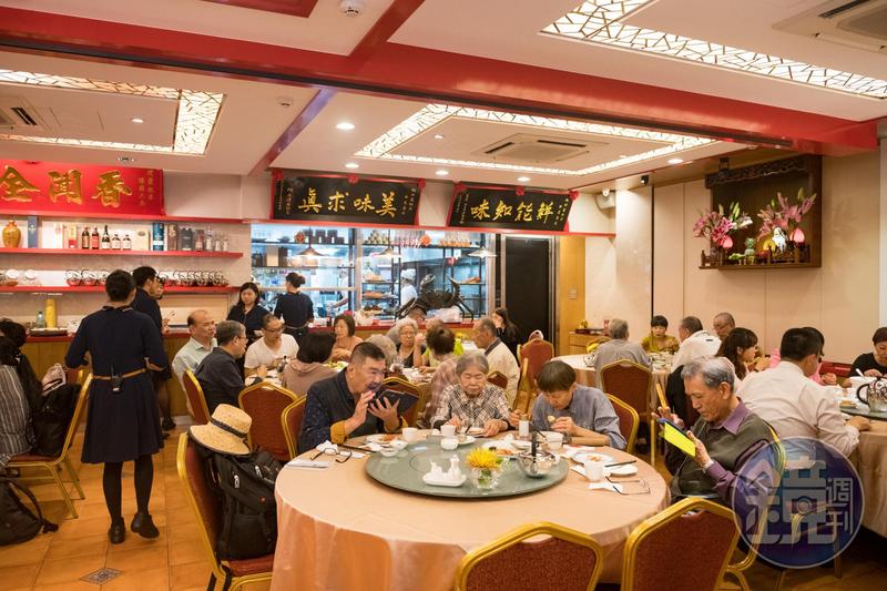 原本在首屆台南米其林裡呼聲極高的「阿霞飯店」，雖然未能摘星，但老店地位在台南仍然佔有一席地位。