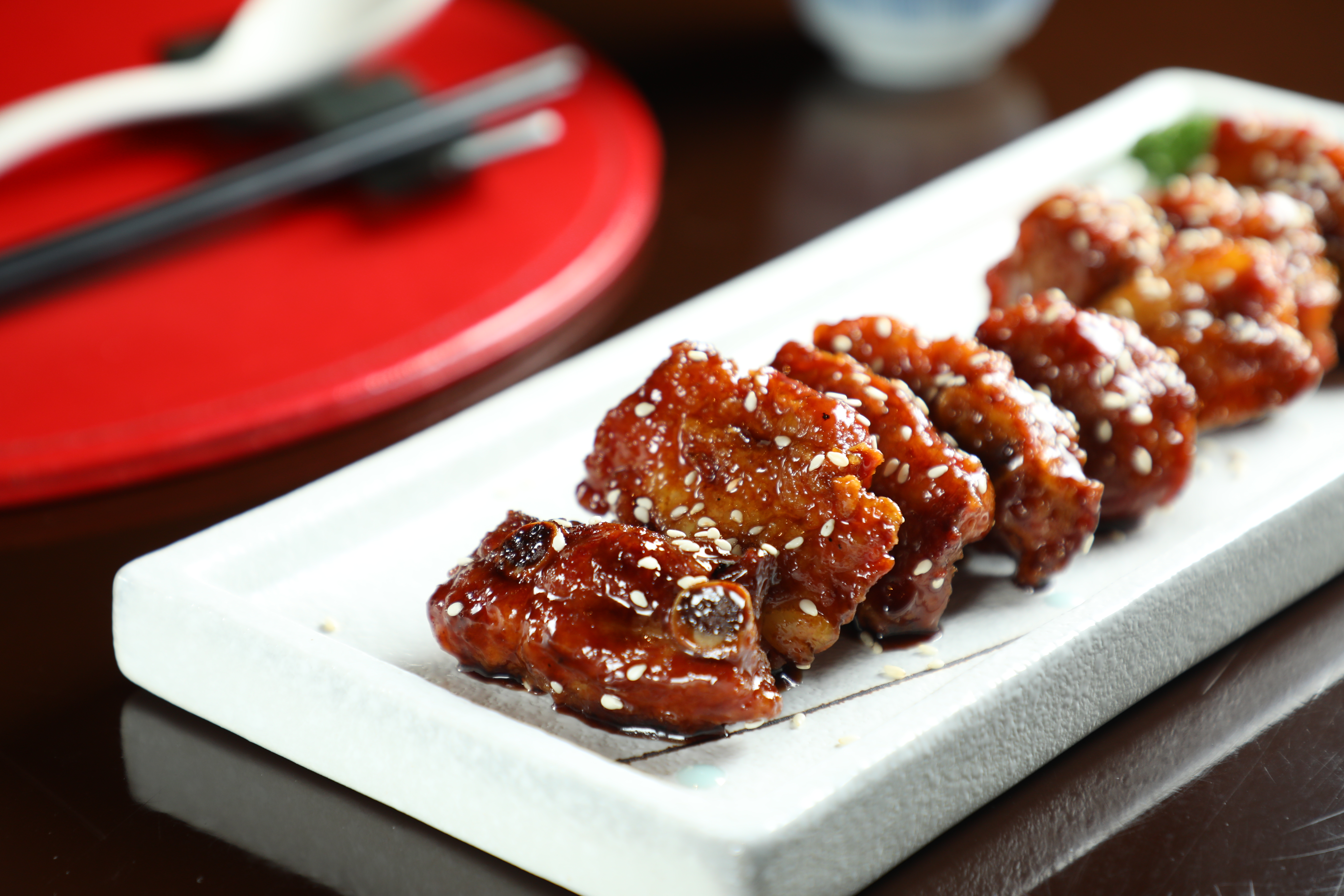 酸中帶甜的「鎮江醋肉排」，極考驗廚師做菜的火候，稍不留意就會帶苦。（580元／份）