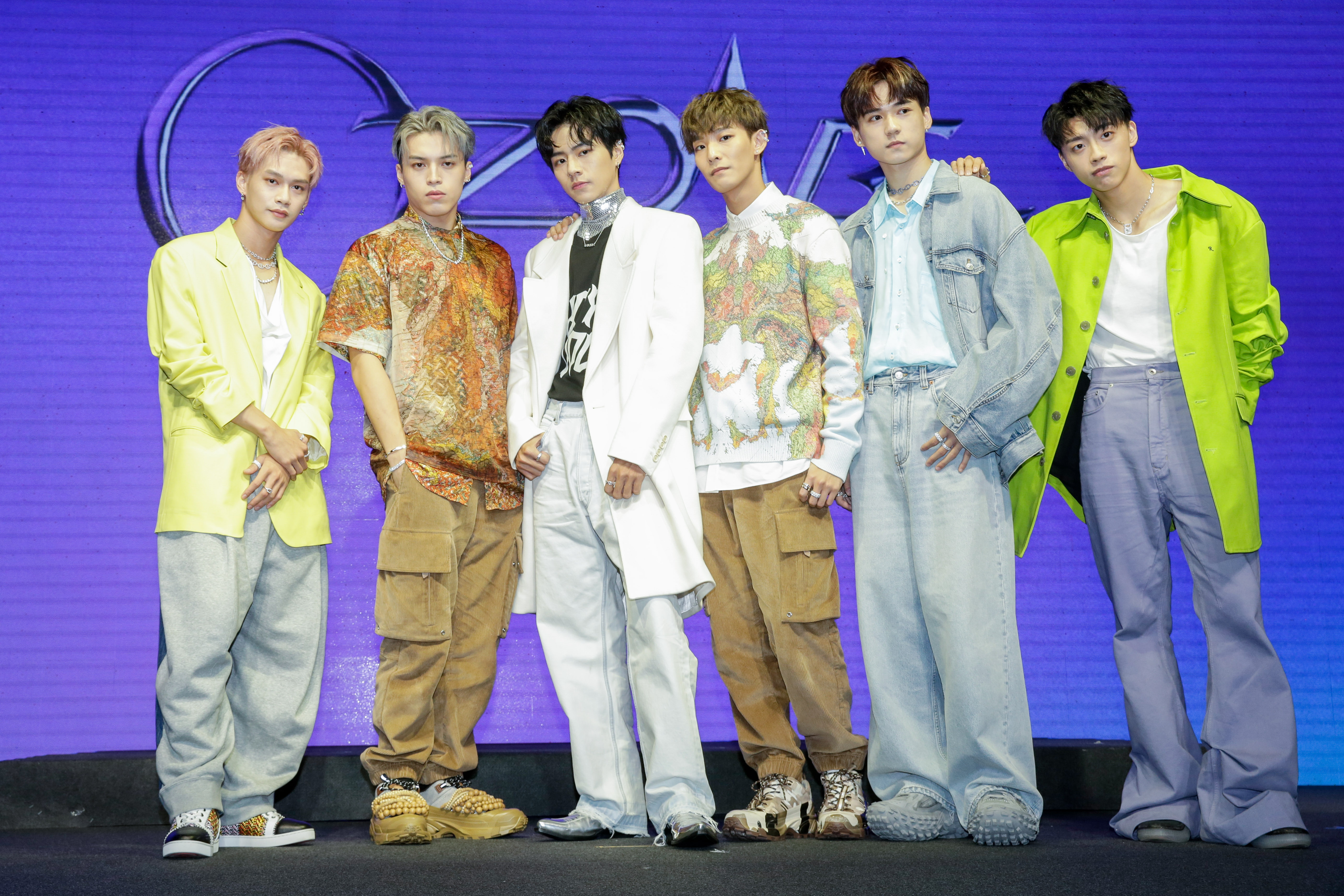 索尼音樂年度男團Ozone正式成軍，六顆閃亮新星出身《原子少年》的周子翔、李哲言、林佳辰、林煥鈞、周祖安、黃文廷（依序）。