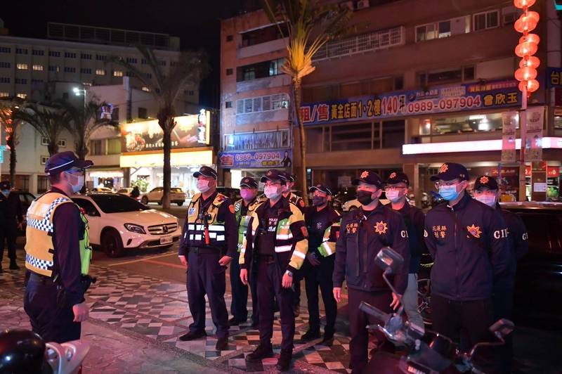 警察是對地方轄區最了解的人，把有志於悍衛台灣自由、主權的平民組織在警察機關之內，可形成新警軍。（本刊資料照）