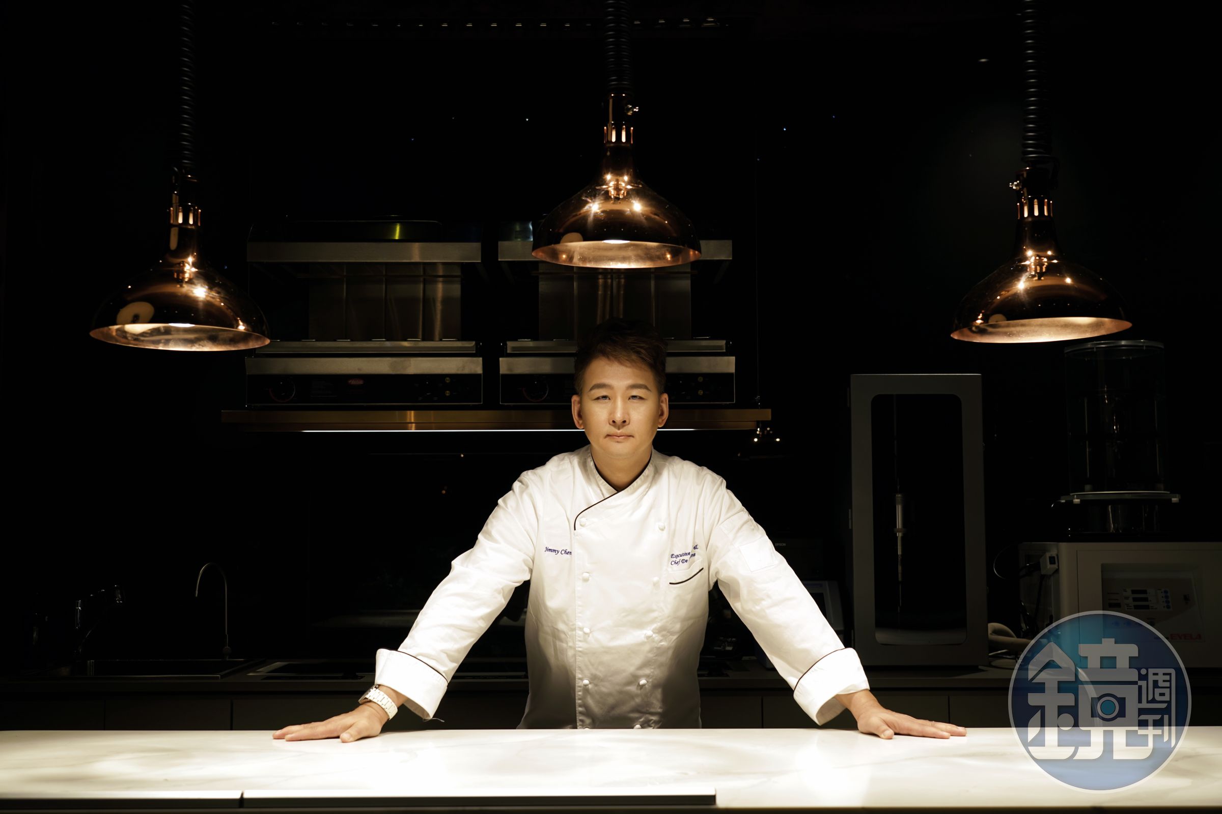 原三二行館的主廚陳溫仁（Jimmy）剛加入新餐廳「CIMES君尹」，雙方即因理念不合提前終止合作。（CIMES君尹提供）