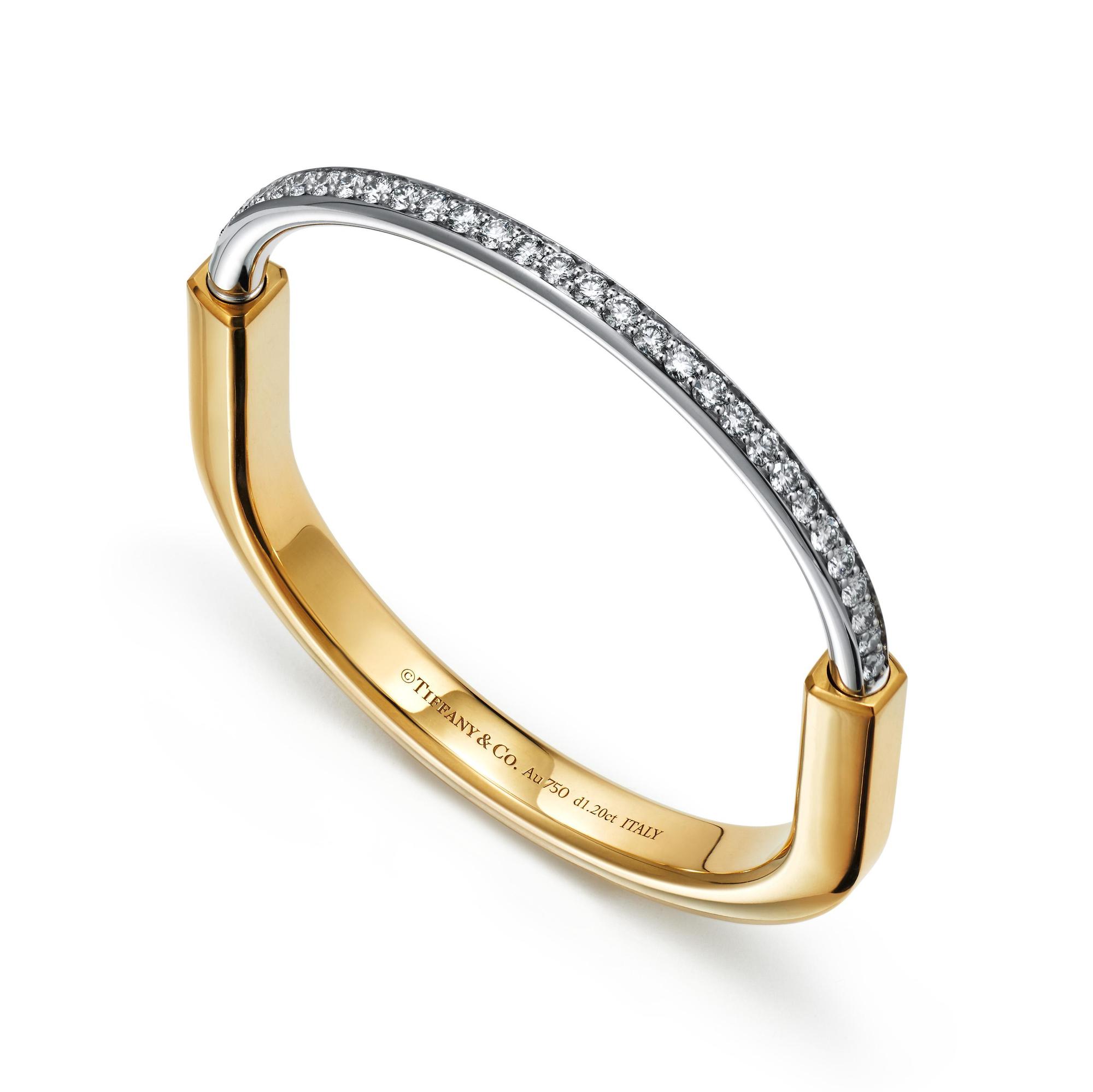 Tiffany Lock 18K白金與黃金鑲鑽手鐲。NT$384,000（Tiffany & Co.提供）