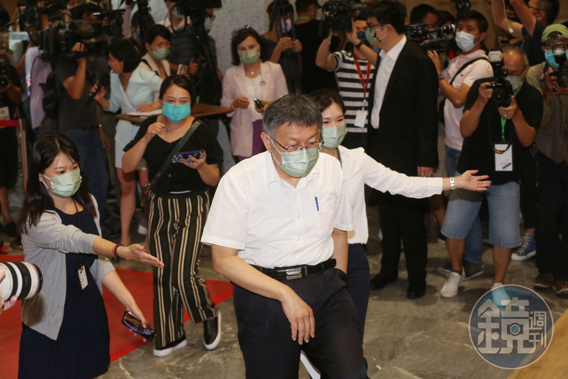 柯文哲日前說全世界剩中國、北韓和台灣還在戴口罩，北韓粉專指正他的說法。（本刊資料照）