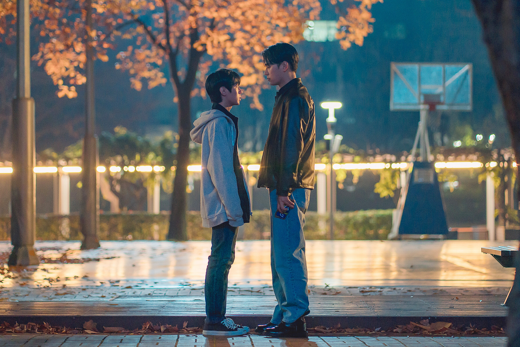  身高177公分的朴宰燦（左），跟192公分的朴栖含（右）擁有讓人賞心悅目的15公分身高差。（采昌國際多媒體提供）