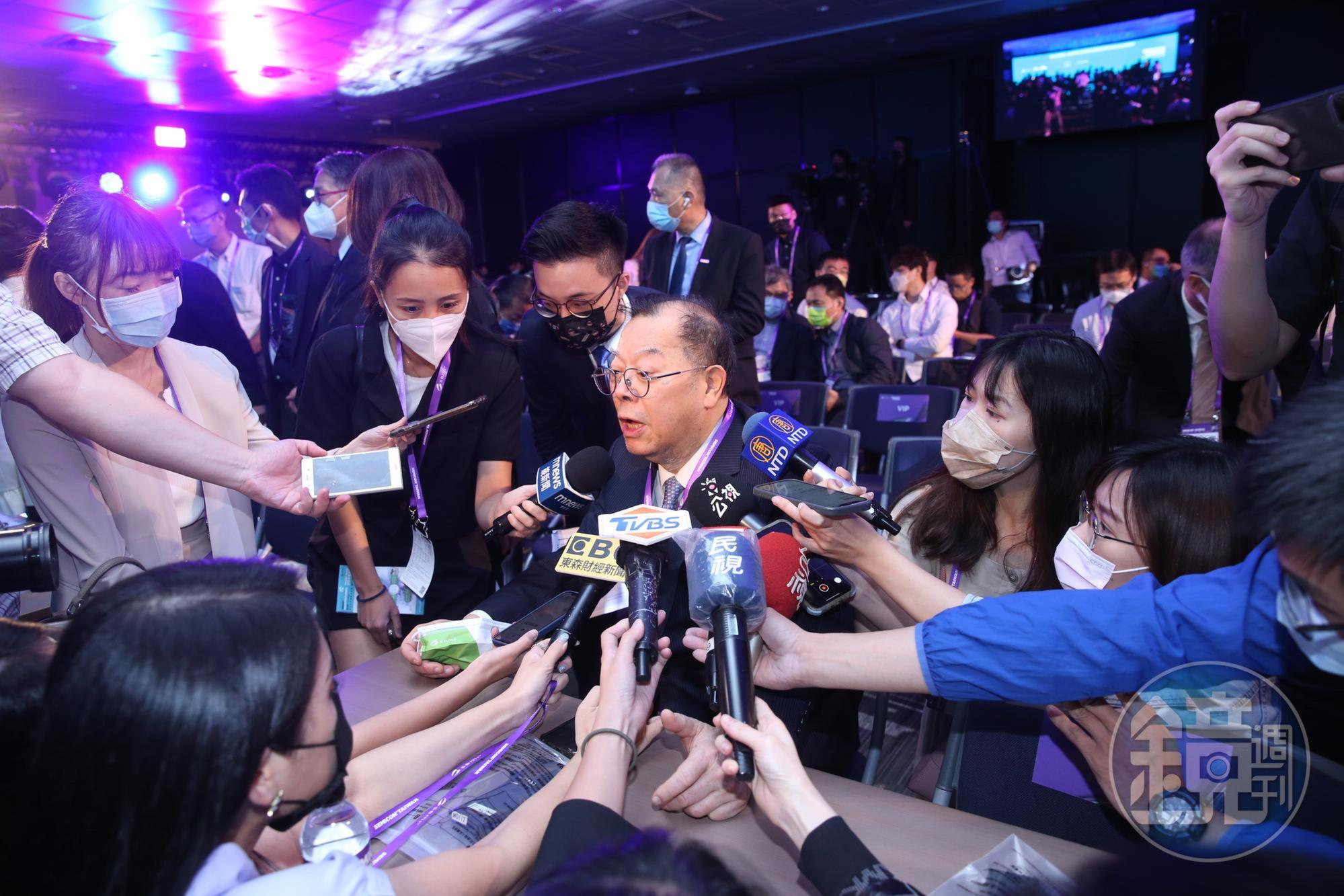 力積電董事長黃崇仁認為，台灣、美國和中國經濟產業鏈互補。