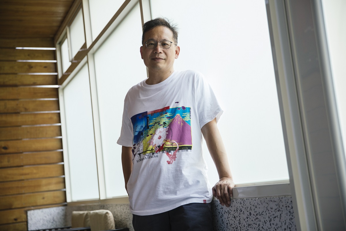 監製王銀國雖是物理博士卻懷抱電影夢,為《科學少女》資金四處奔走。