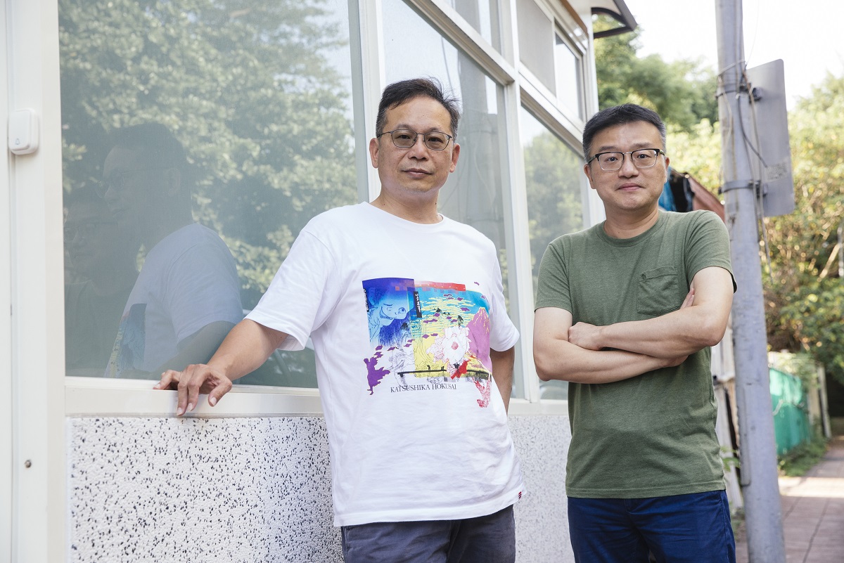 監製王銀國(左)與導演莊景燊合作完成電影《科學少女》。