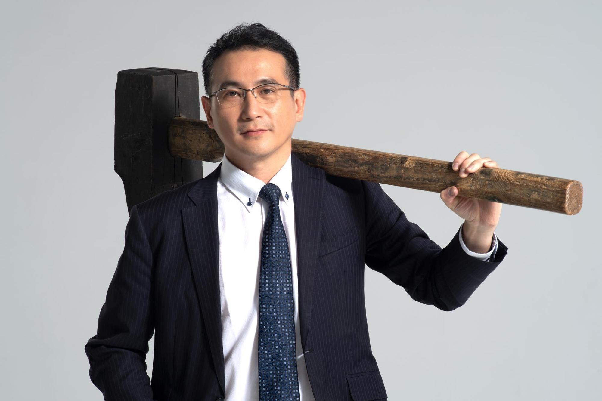 鄭運鵬（圖）呼籲張善政盡快說明研究計畫涉嫌抄襲事件，「自己的牙膏自己擠，擠出來是白的，我相信大家都會相信。」（翻攝自鄭運鵬臉書）
