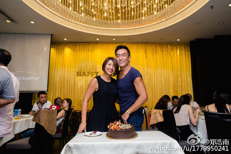 鄭浩南昨日（14）出席殺青宴時，突然情緒失控淚崩，自爆跟結婚快20年的妻子婚姻生變。（鄭浩南微博）