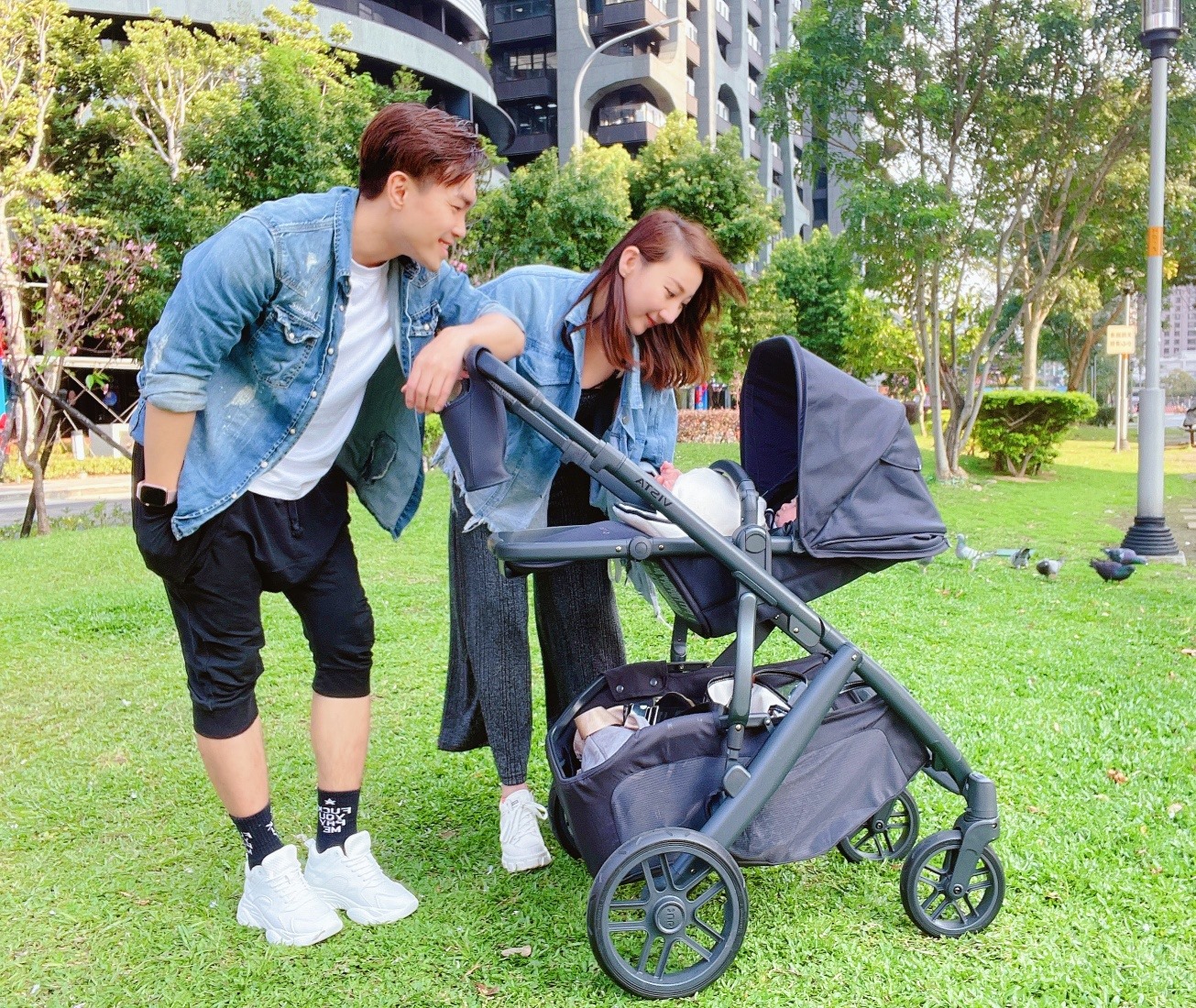 許仁杰這一家三口天倫樂畫面已經是去年的景況。（翻攝許仁杰臉書）