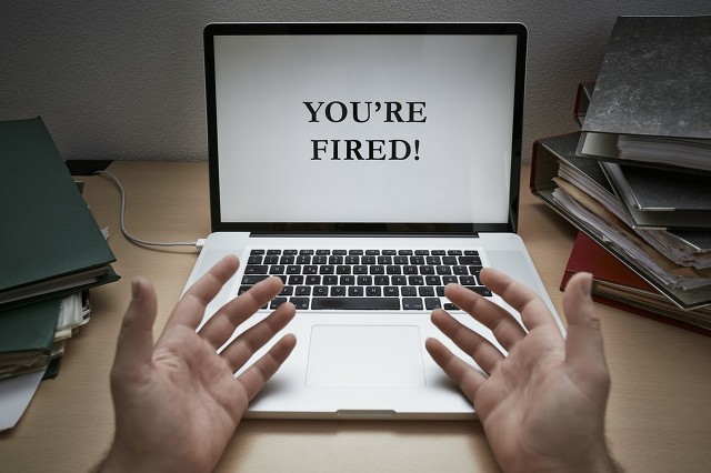 中國一名男經理因私下與同事稱呼主管「老太太」，被公司以這理由開除。（東方IC）