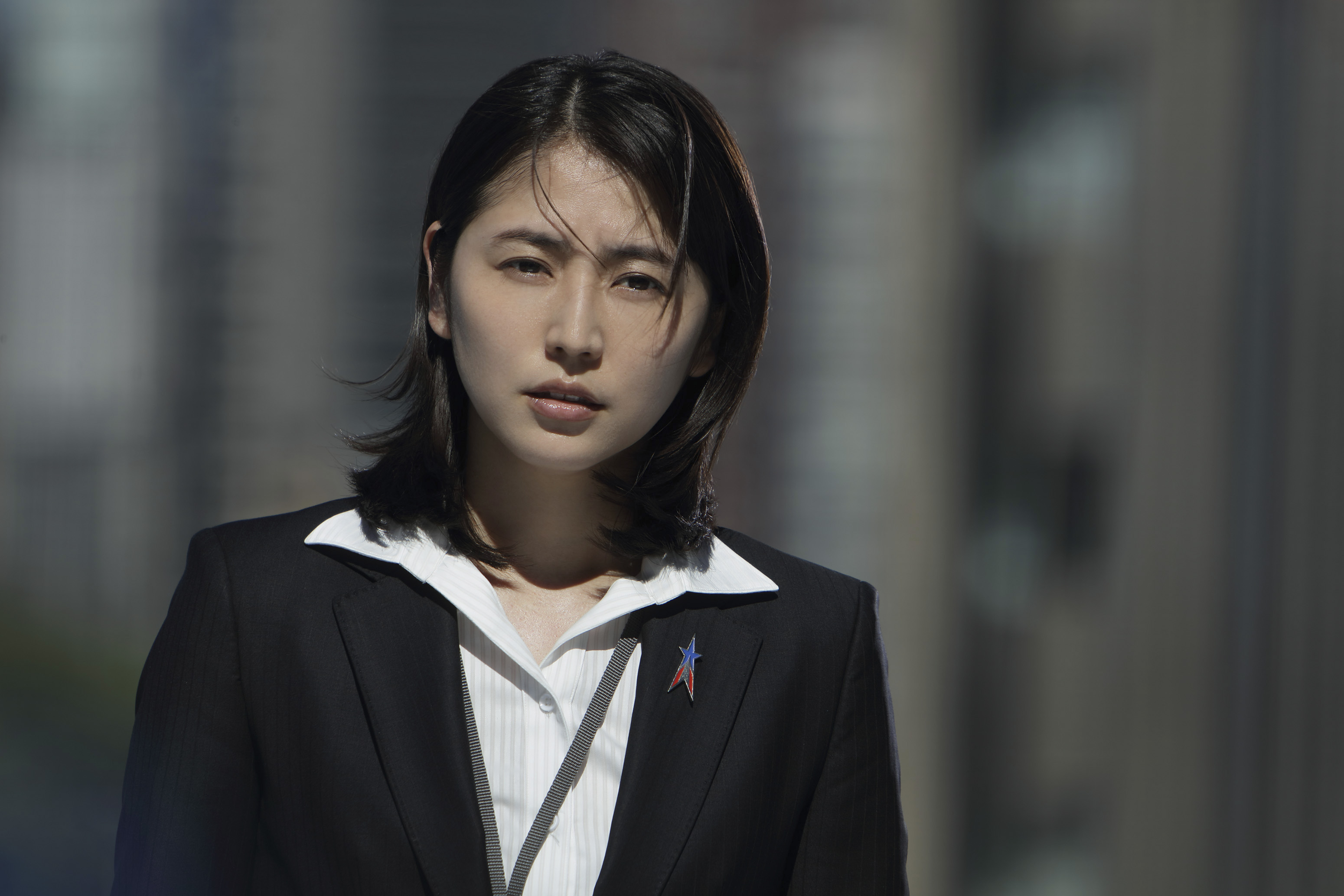 長澤雅美在《新．超人力霸王》有「破壞力」十足的演出，為了拍這幕演得好辛苦。（野獸國提供）