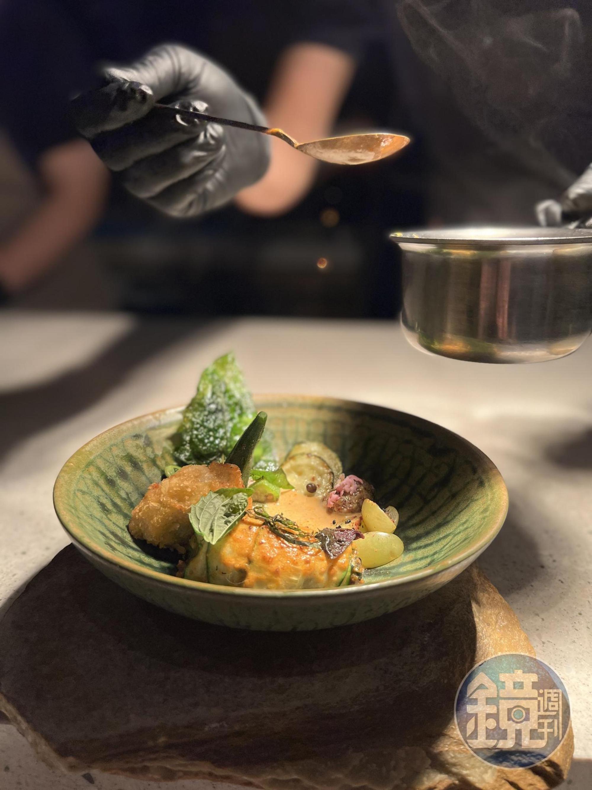 「櫛瓜和大量蔬菜要來了」在桌前淋上特調鹹豆漿,溫暖醇厚。