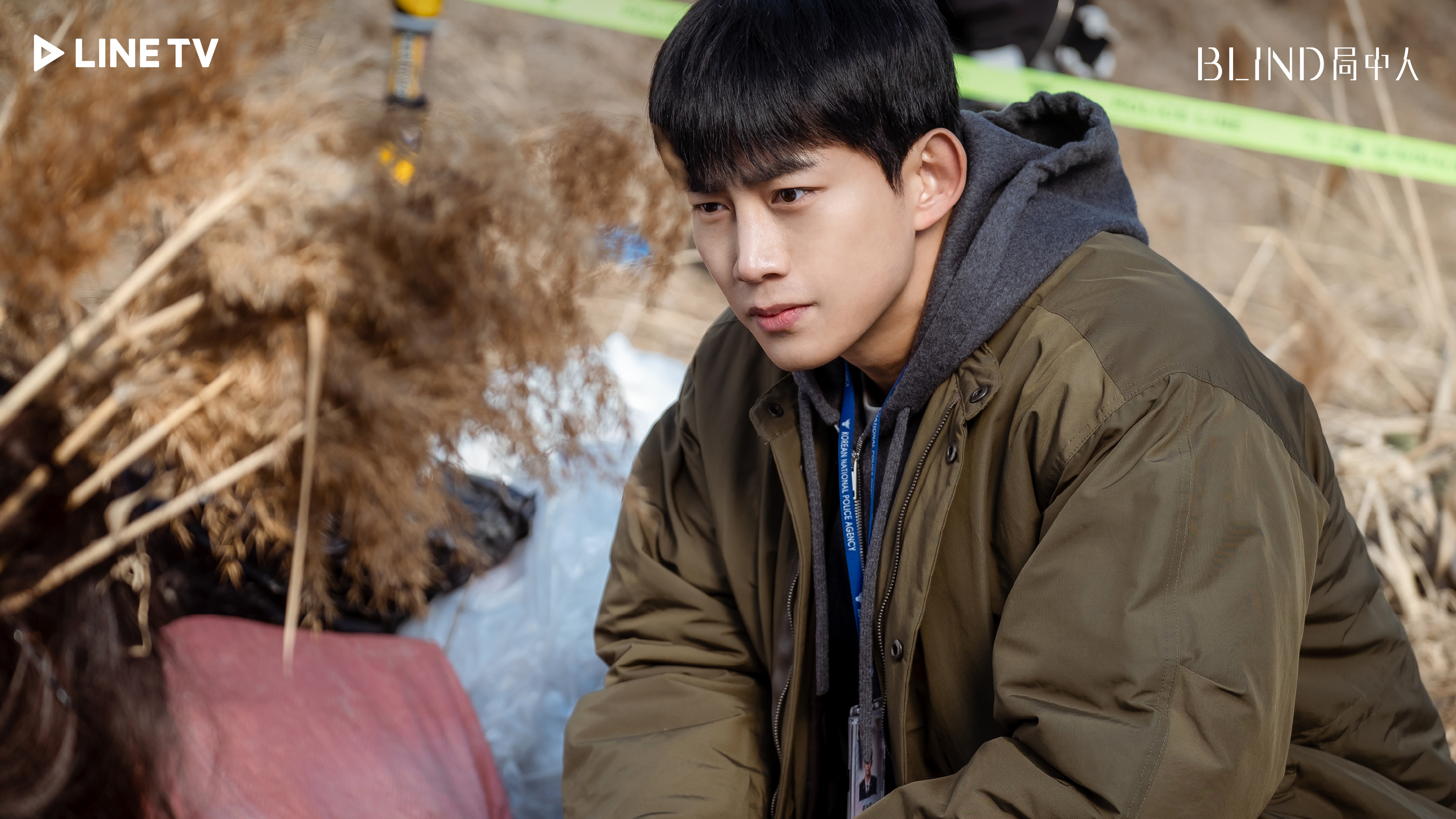 玉澤演在《BLIND局中人》飾演熱血刑警，和河錫辰是一對兄弟。（LINE TV提供）