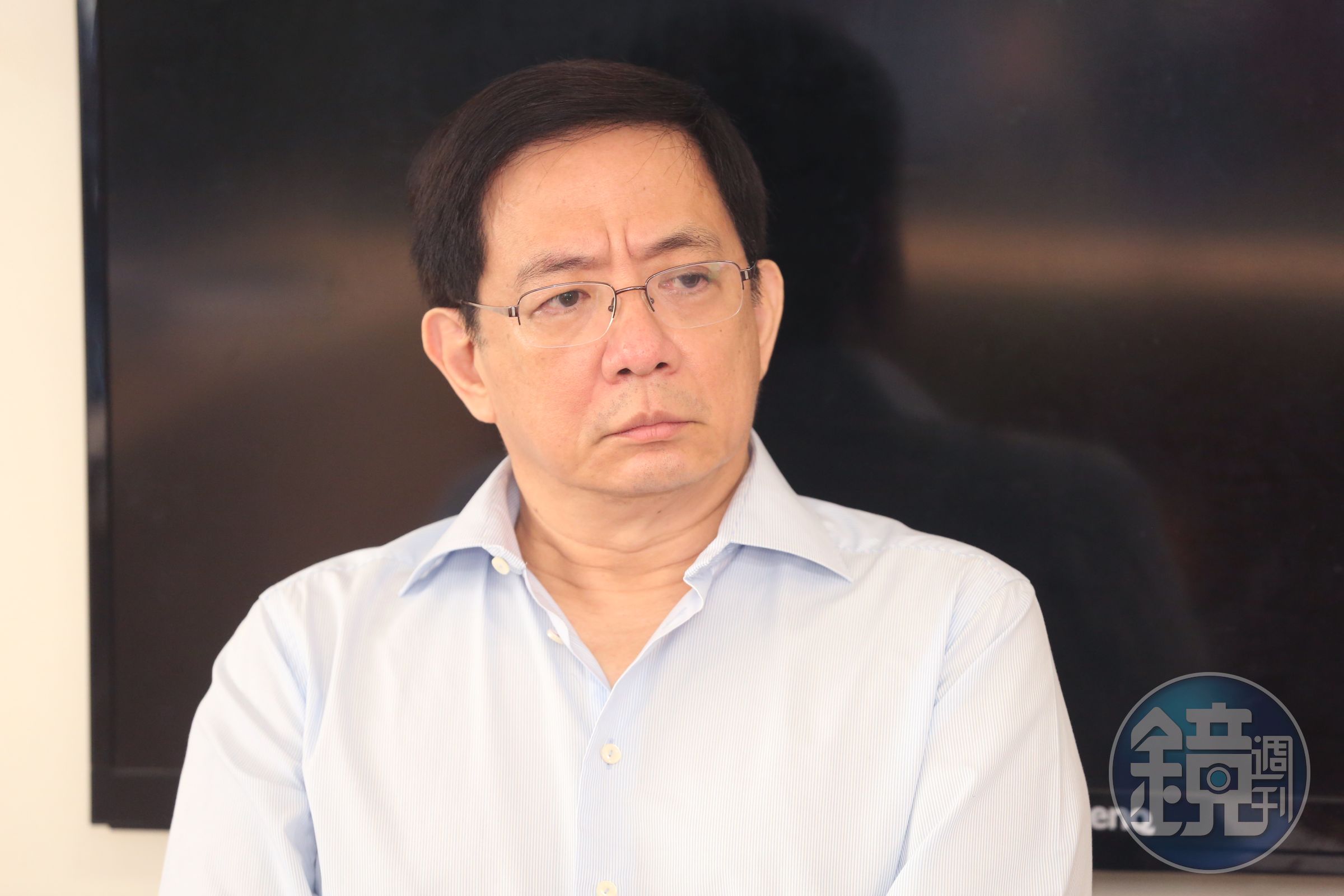 管中閔在台大臉書社團po文，「悲痛」抱怨自己中午在椰林大道傅鐘等人時，有上百位學生路過，結果只有2人來打招呼。（本刊資料照）