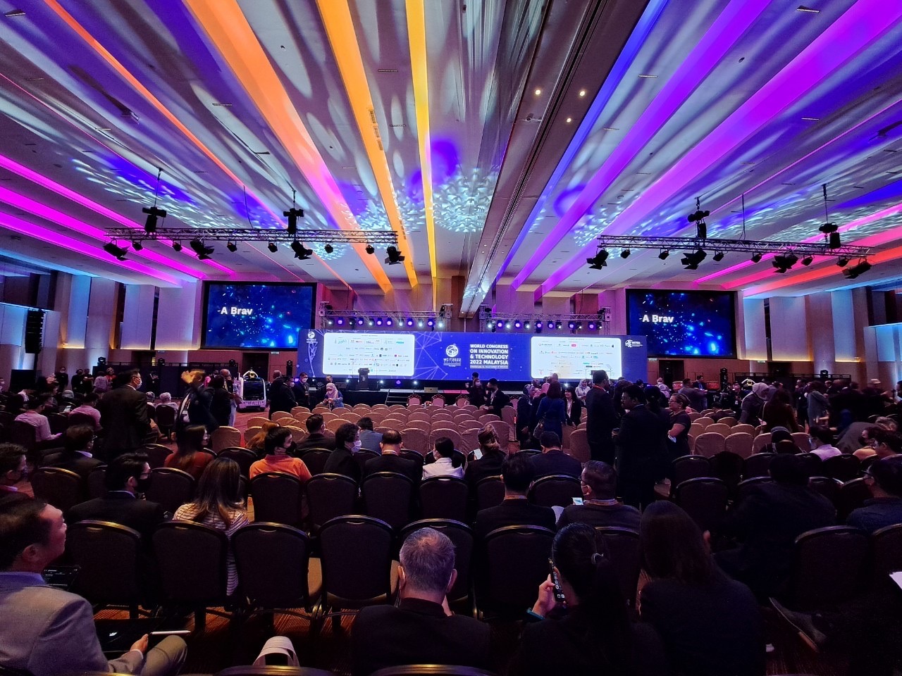 全球資通訊科技卓越獎於9月14日晚間，在馬來西亞2022世界資訊科技大會舉行頒獎典禮。（桃園市政府提供）