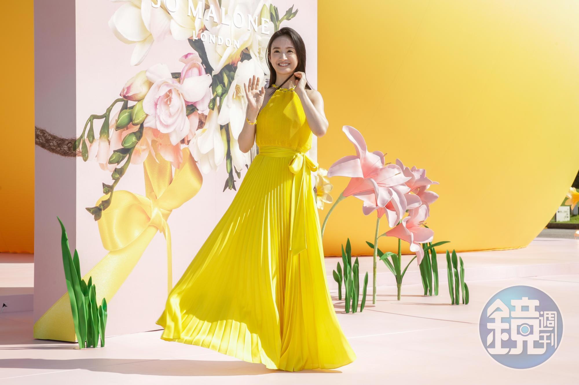 林依晨出席Jo Malone London英國梨與小蒼蘭香氛巨型裝置藝術展開幕活動。