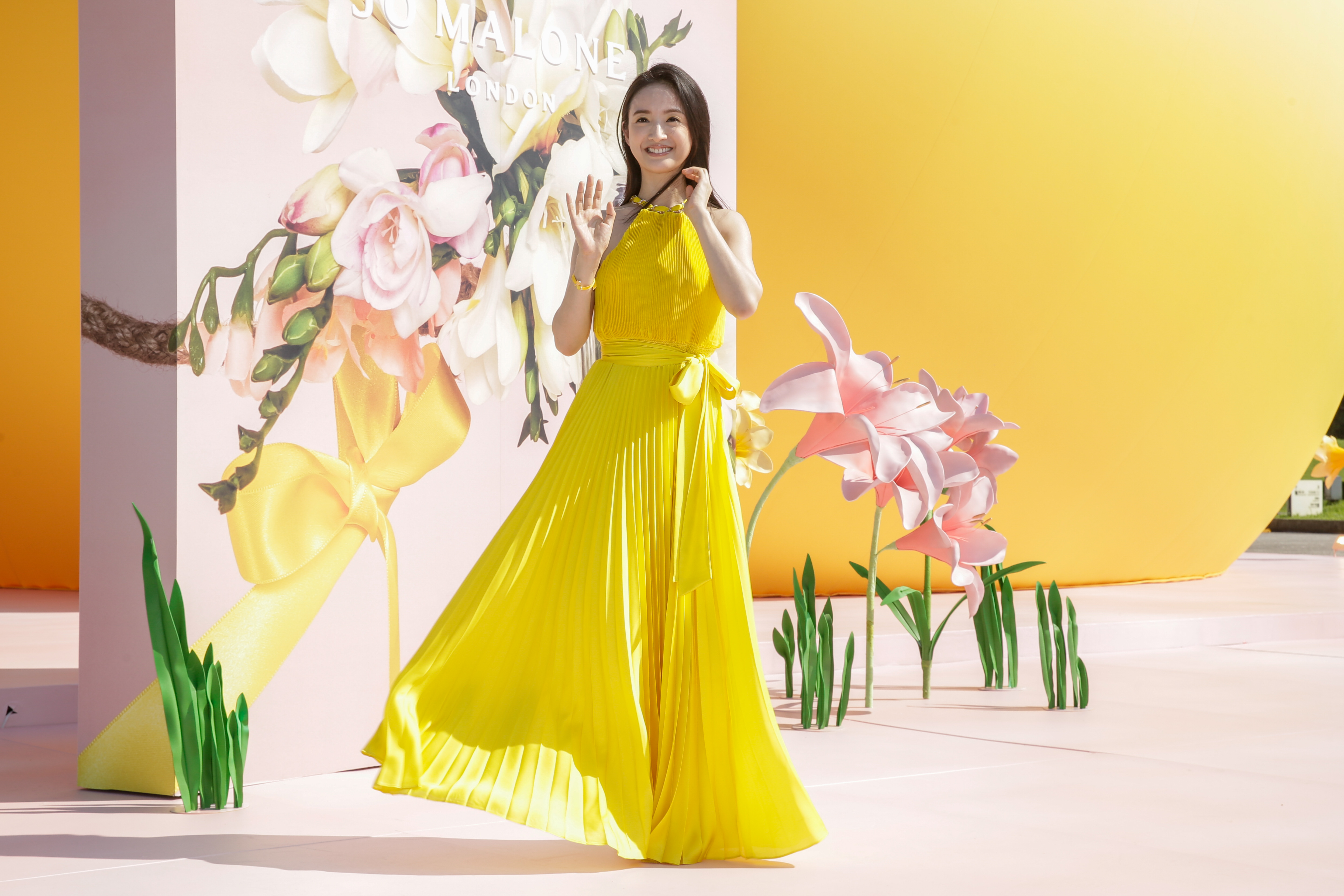 林依晨出席Jo Malone London英國梨與小蒼蘭香氛巨型裝置藝術展開幕活動。