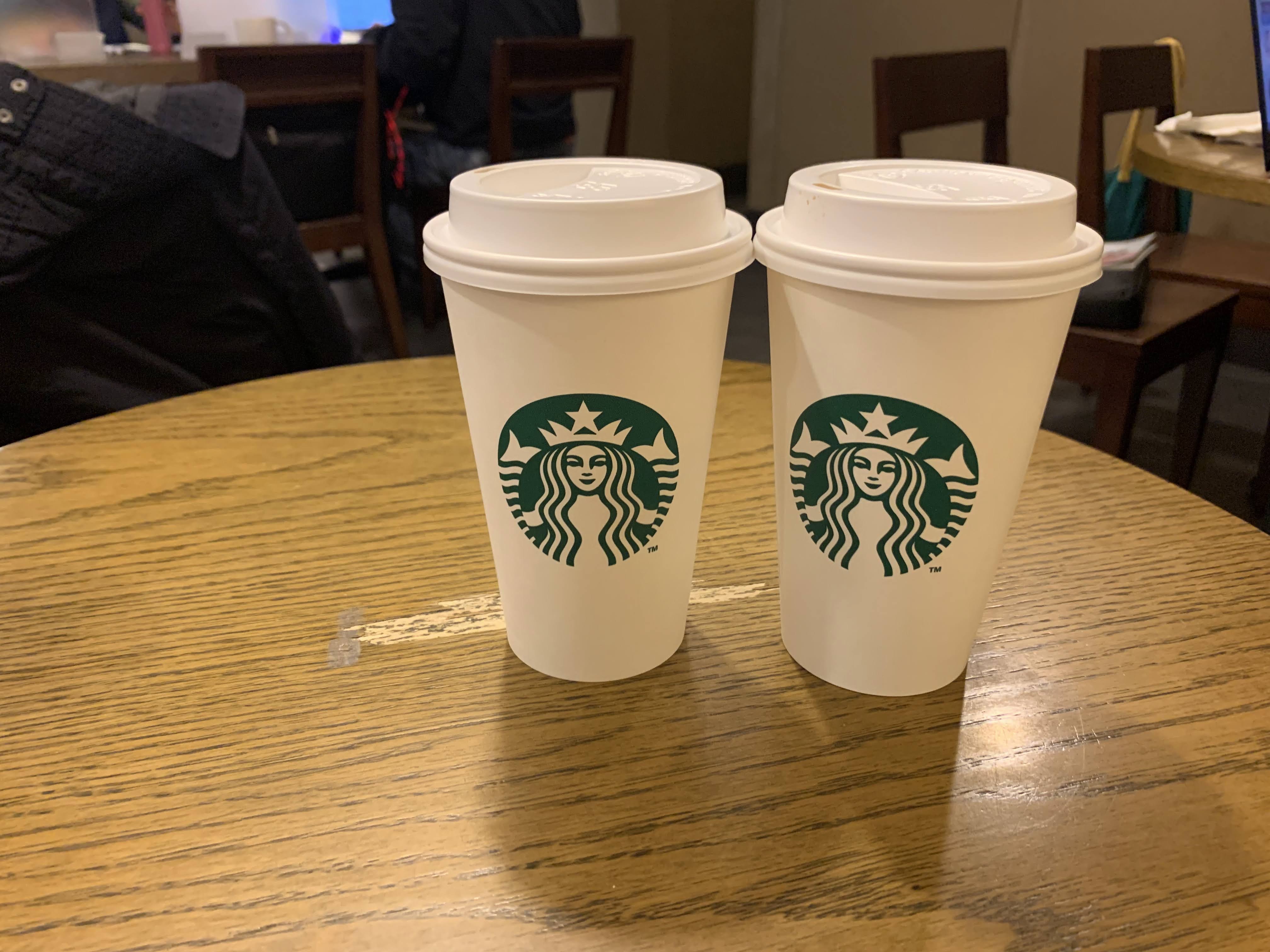 星巴克今（19日）起連3天又有買一送一活動，須符合「2條件」才有。（資料照）