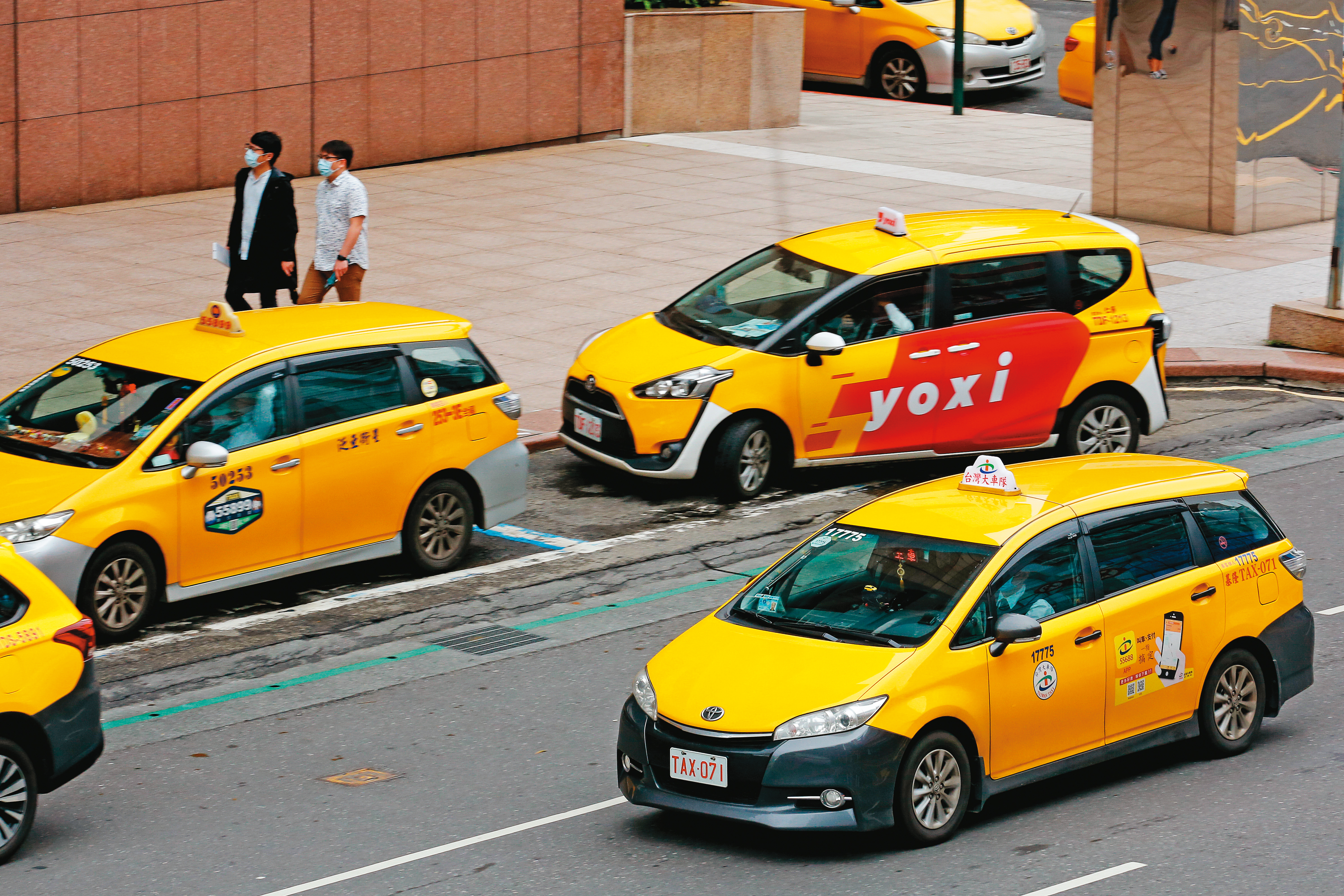 和泰汽車看好小黃市場，力捧yoxi挑戰老大哥台灣大車隊。