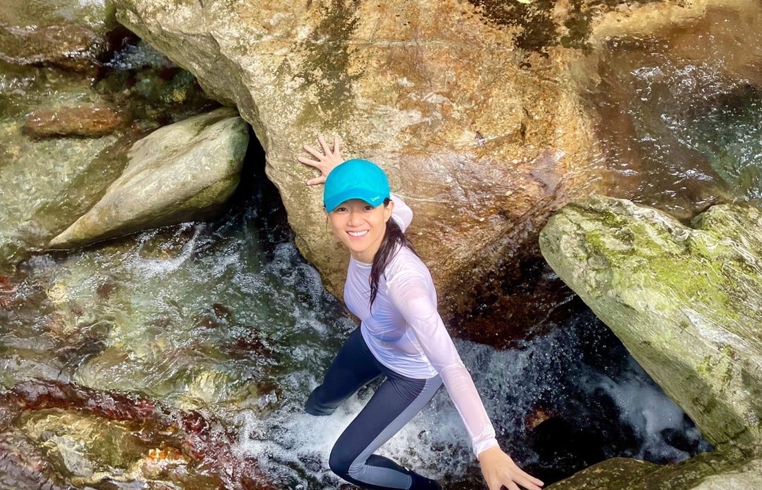 林念臻熱愛戶外活動，攀岩、騎單車、溯溪樣樣來。（林念臻提供）